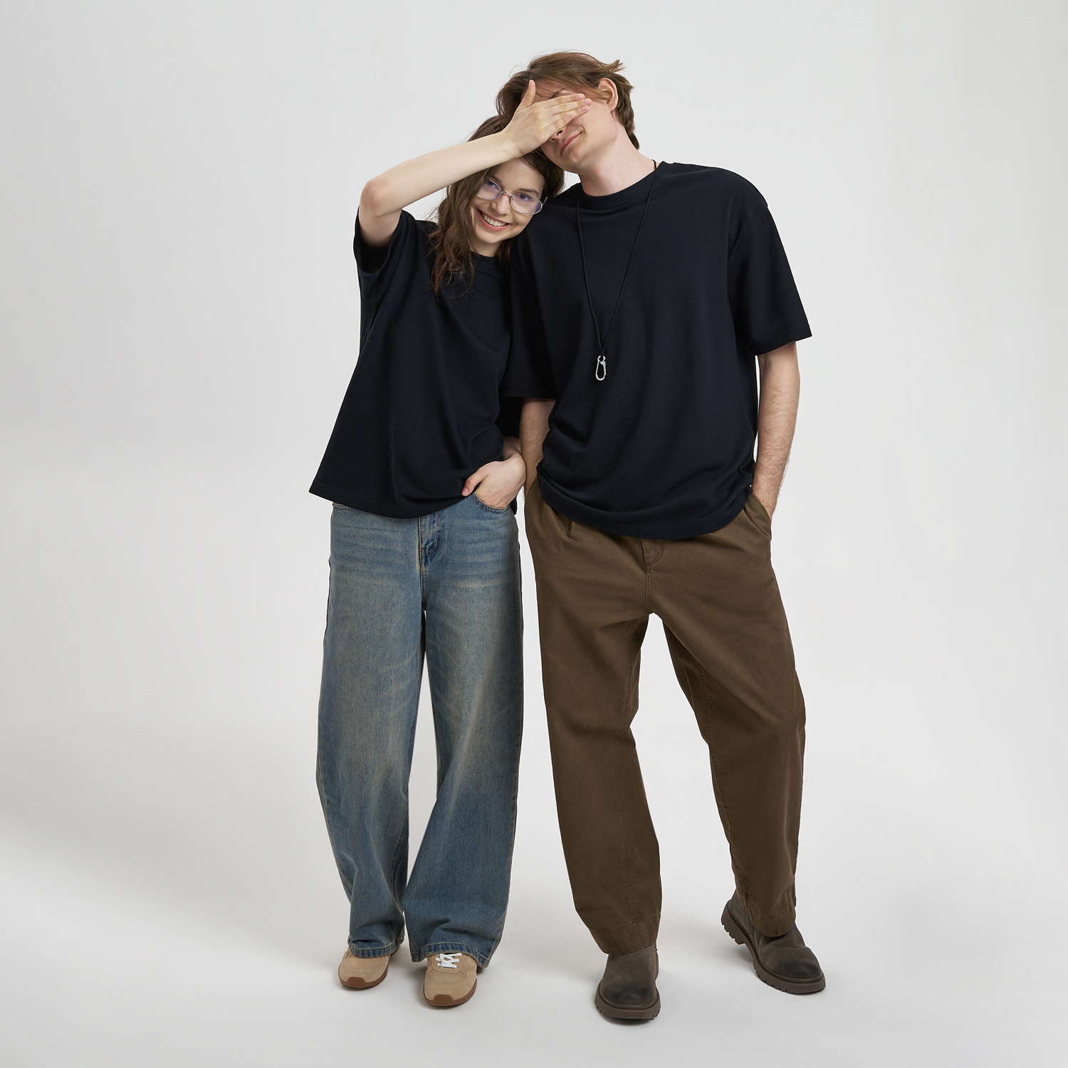 Футболка унисекс премиум AURA, черный-1