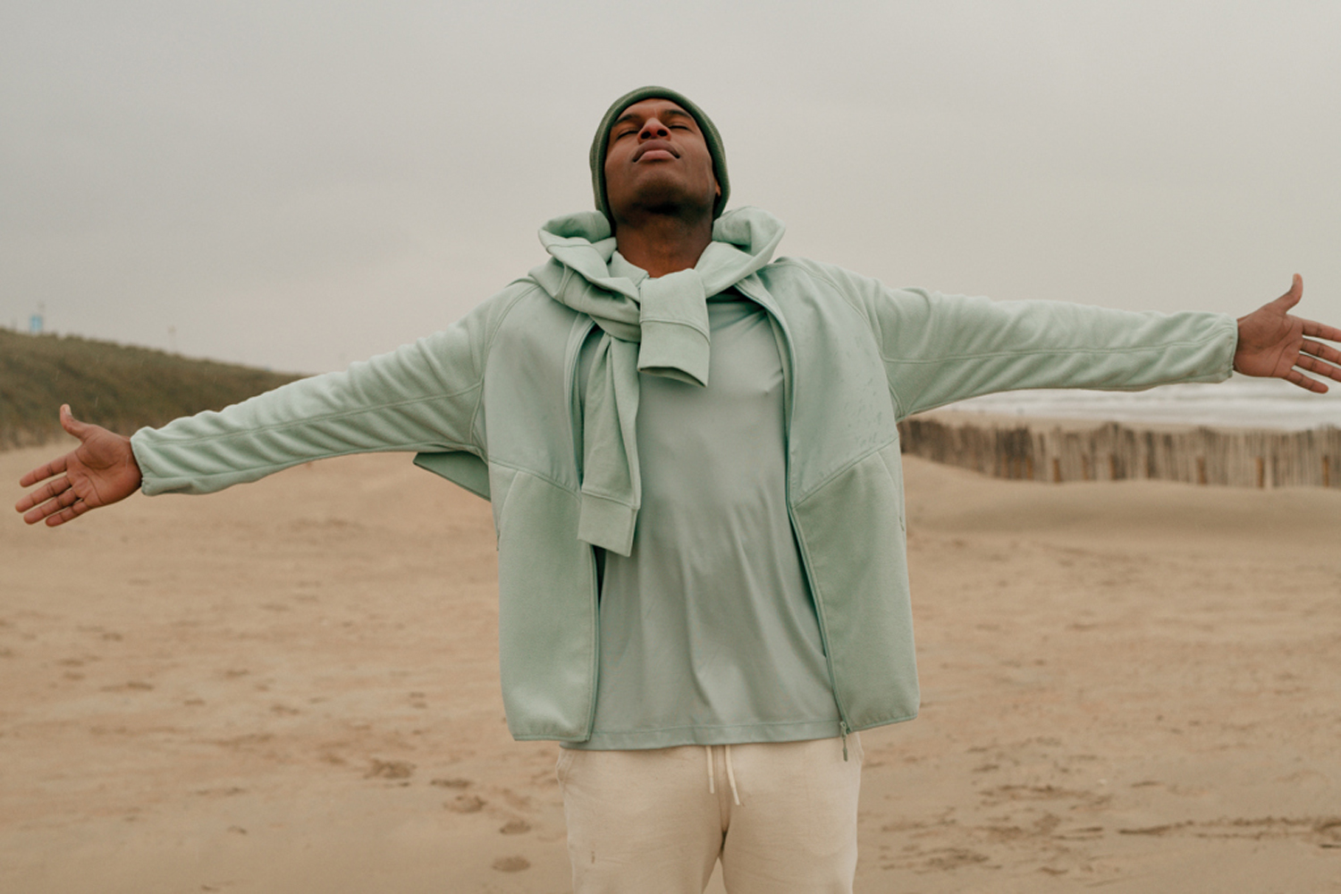 Толстовка Iqoniq Talung из переработанного полиэстера AWARE™, унисекс, 240 г/м²-17