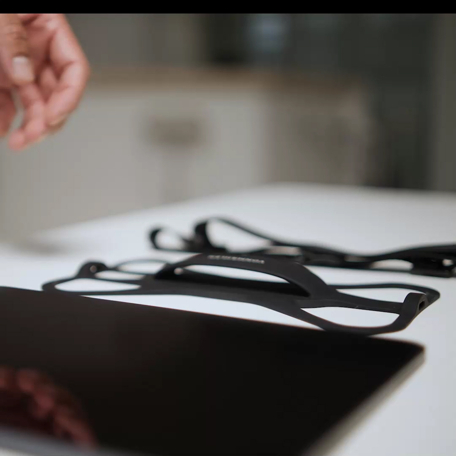 Ремешок-держатель для планшета Infinity Max, черный-7