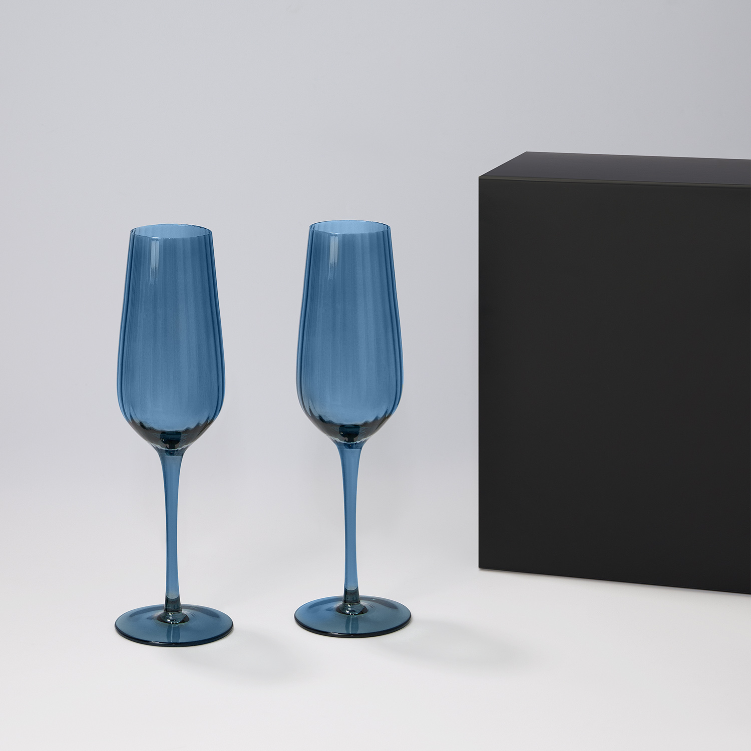 Подарочный набор 2 бокала для шампанского Toscana в черной коробке-0