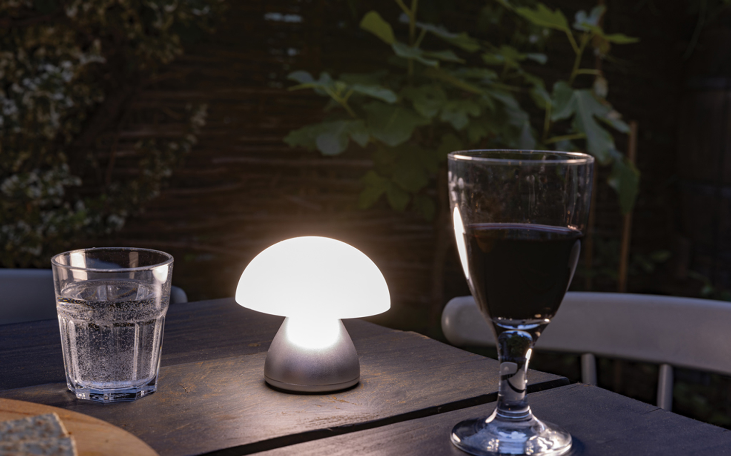 Беспроводная настольная лампа Luming из переработанного пластика RCS, IPX4-4