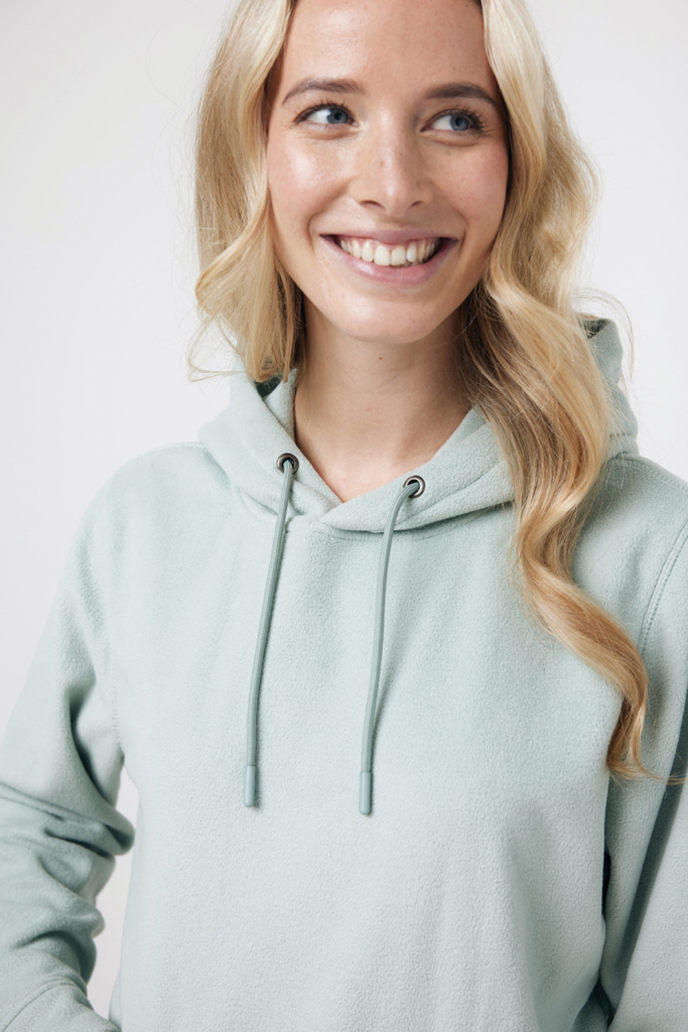 Худи Iqoniq Trivor из переработанного полиэстера AWARE™, унисекс, 240 г/м²-13