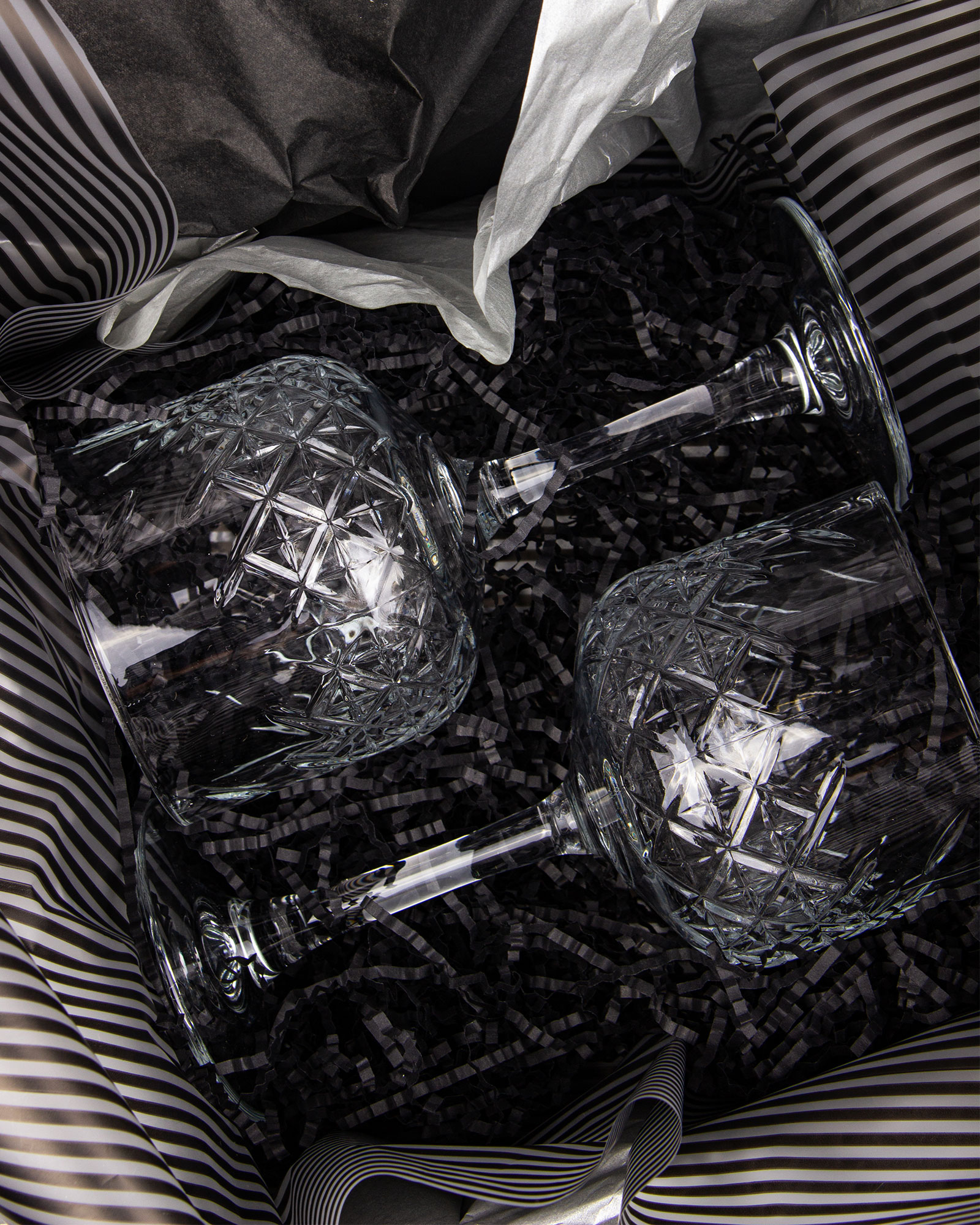 Набор с винными бокалами “Романтический перекресток”-2