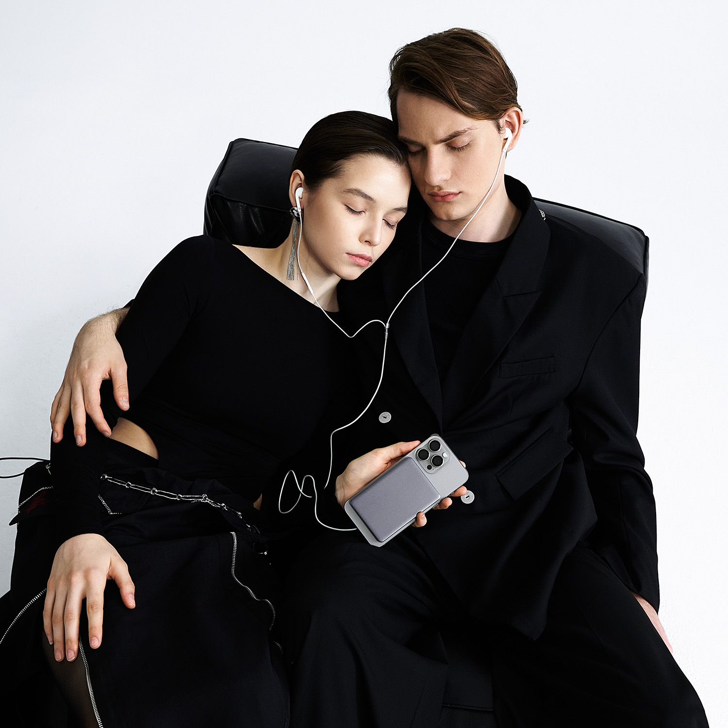 Внешний аккумулятор Onyx PD 5000mAh с функцией беспроводной зарядки 15W, серый-12