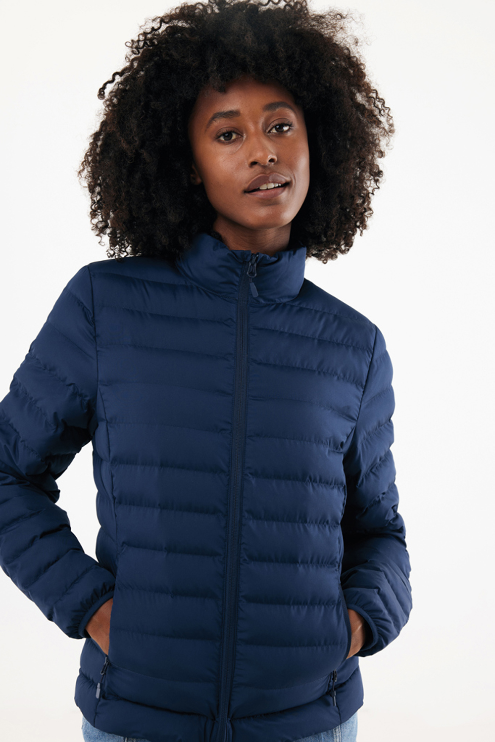 Женская стеганая куртка Iqoniq Maiko из переработанного полиэстера AWARE™-7