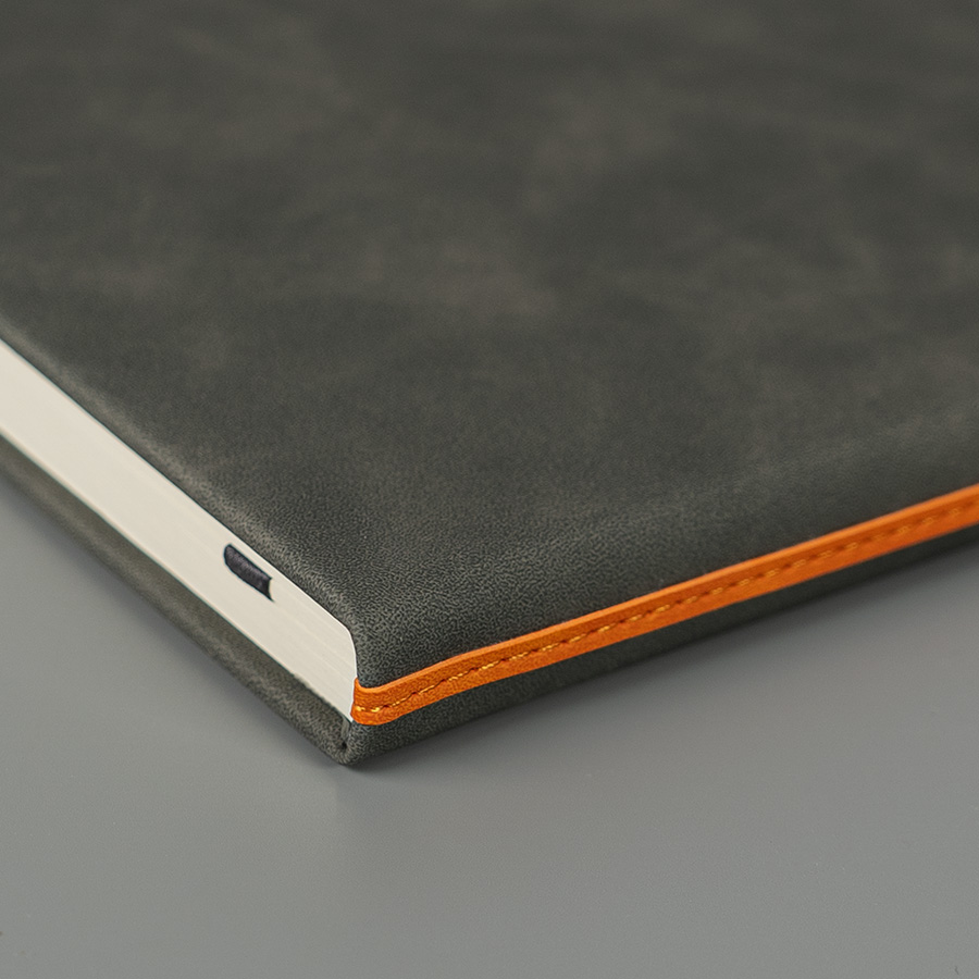 Ежедневник недатированный Muse, темно-серый, А5, с оранжевой декоративной полосой, блок в линейку, темно-серый, оранжевый-3