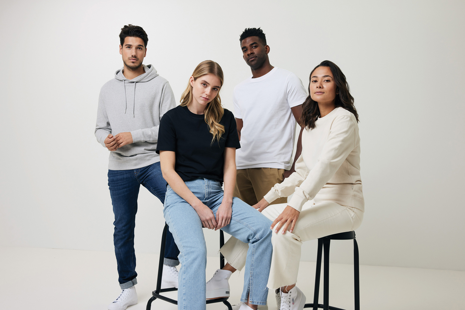 Свитшот Iqoniq Denali из переработанного неокрашенного хлопка, унисекс, 340 г/м²-12