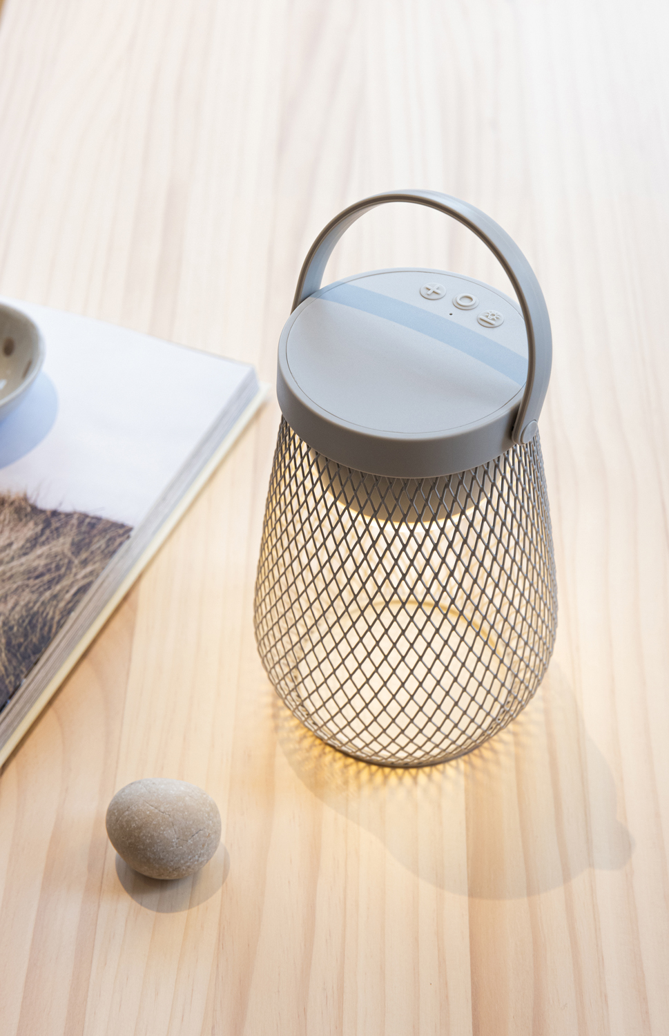 Настольная лампа Aurora из переработанного пластика RCS, IPx4-10