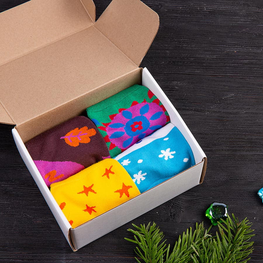 Подарочный набор 4SEASONS", 4 пары тематических носков , белый-3