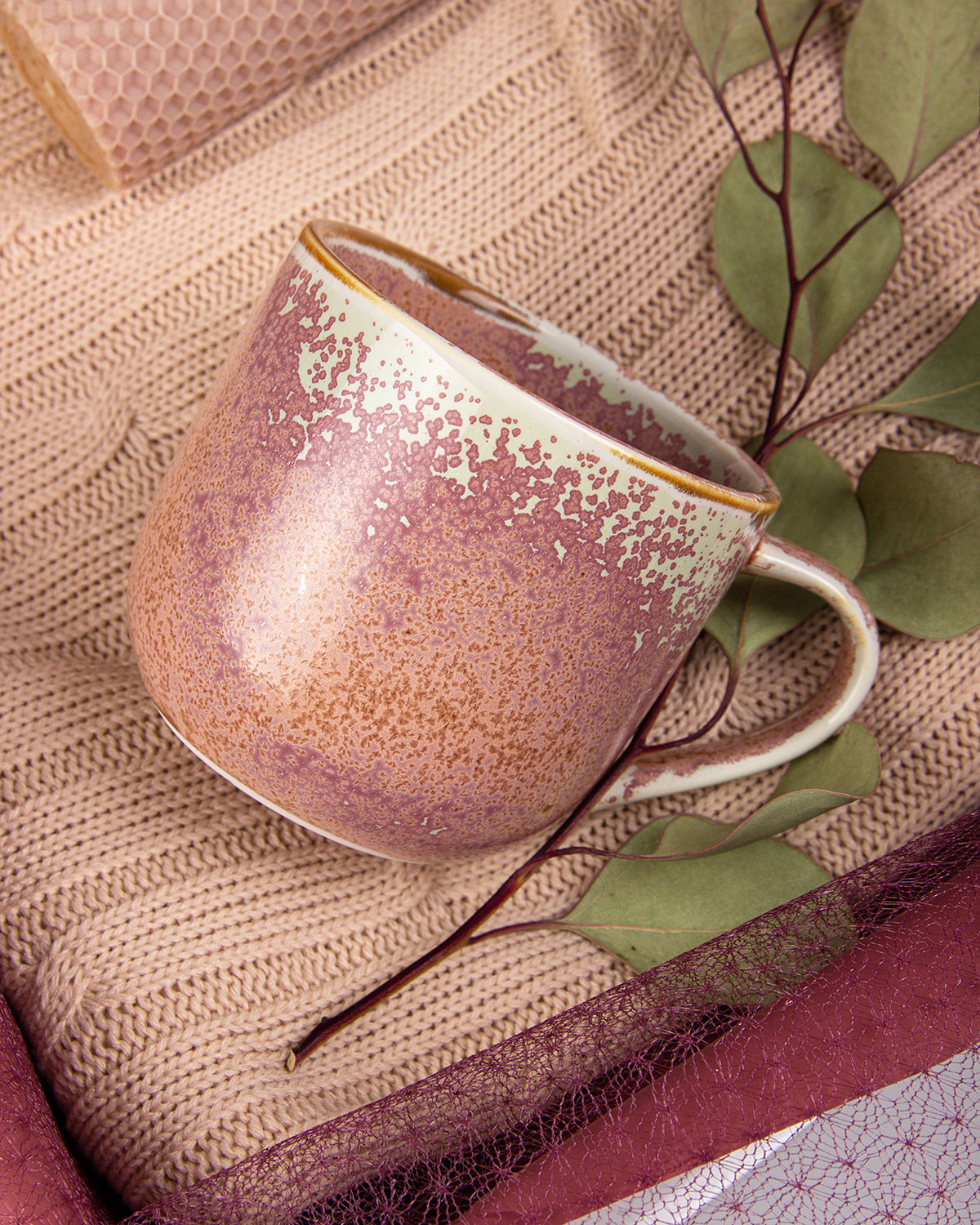 Подарочный набор "Цвет пиона" с керамикой и пледом-2