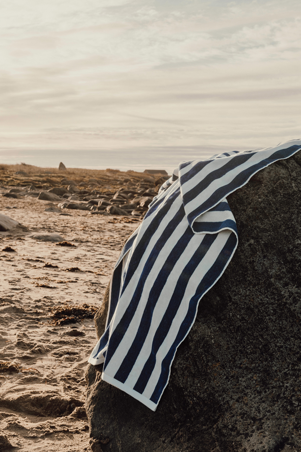 Пляжное полотенце VINGA Lagoa GRS-2