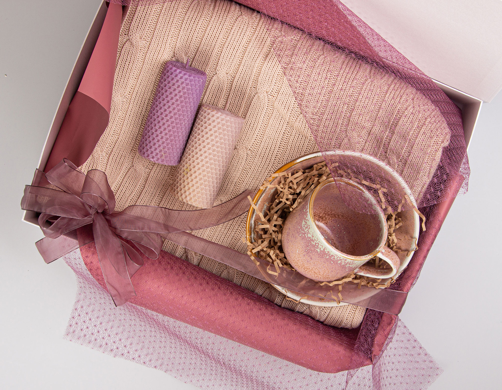 Подарочный набор "Цвет пиона" с керамикой и пледом-0