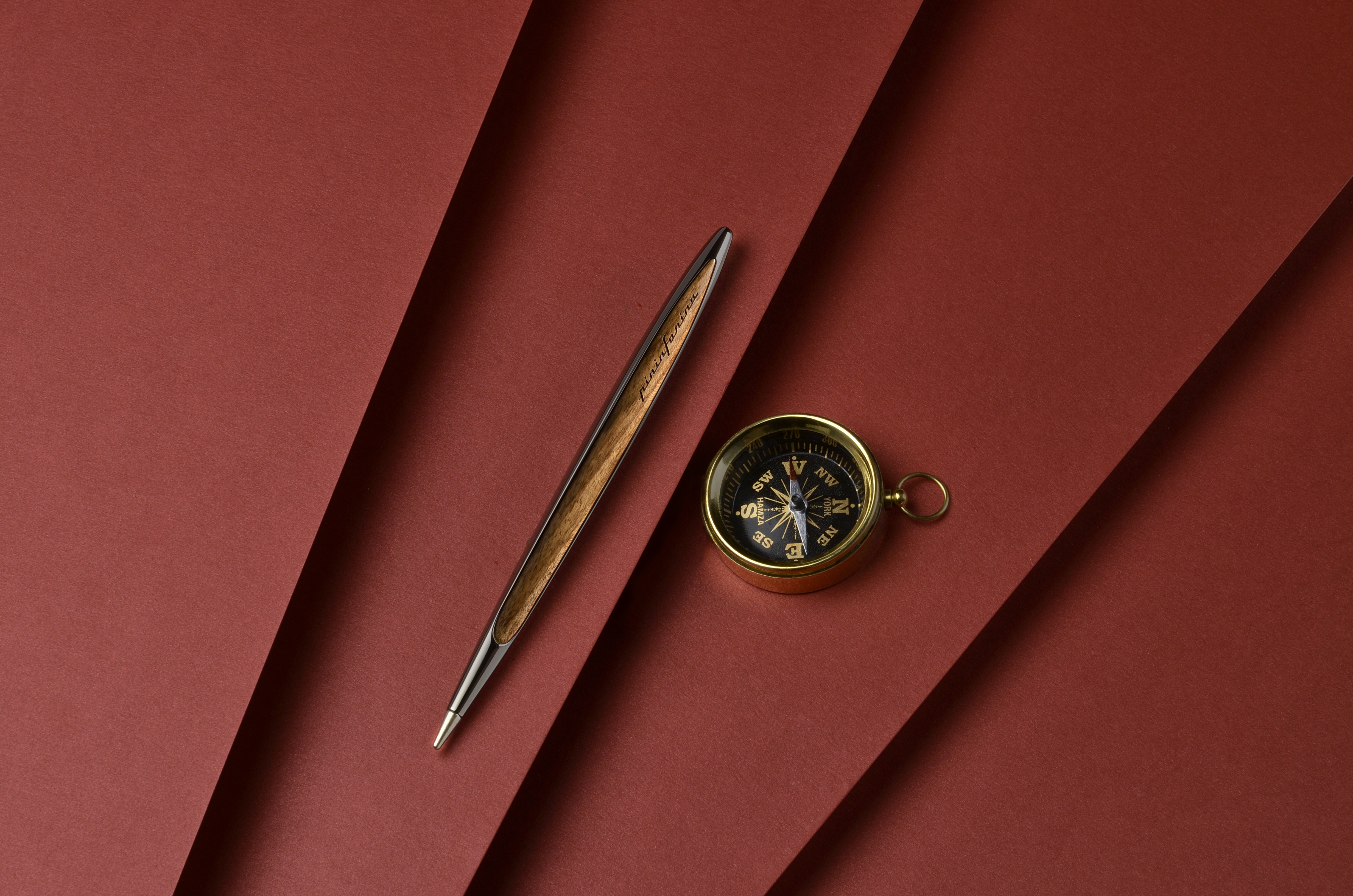 Вечная ручка Pininfarina Cambiano GLOSSY BLACK/WALNUT-9