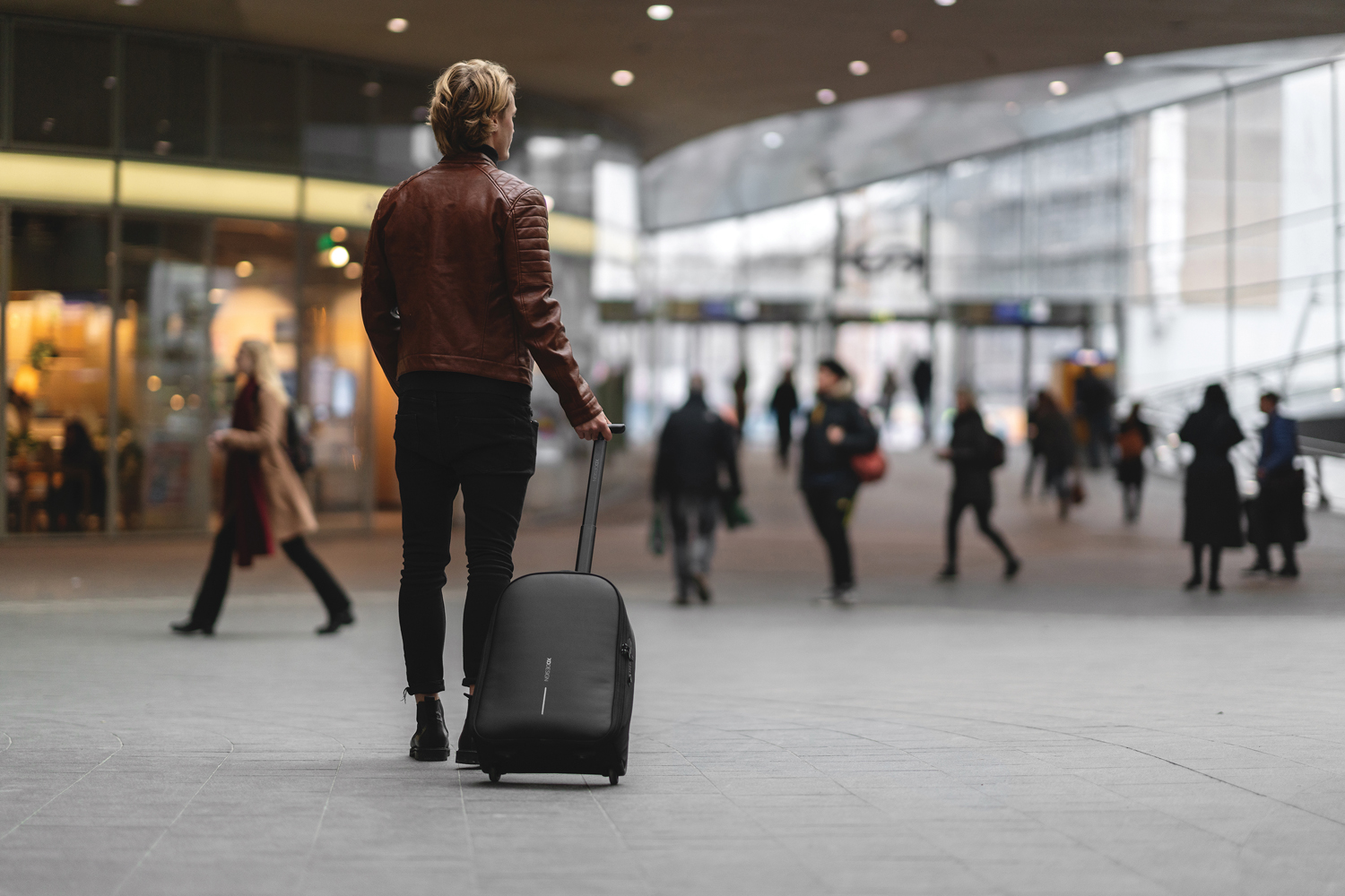 Антикражный рюкзак на колесах Bobby-35