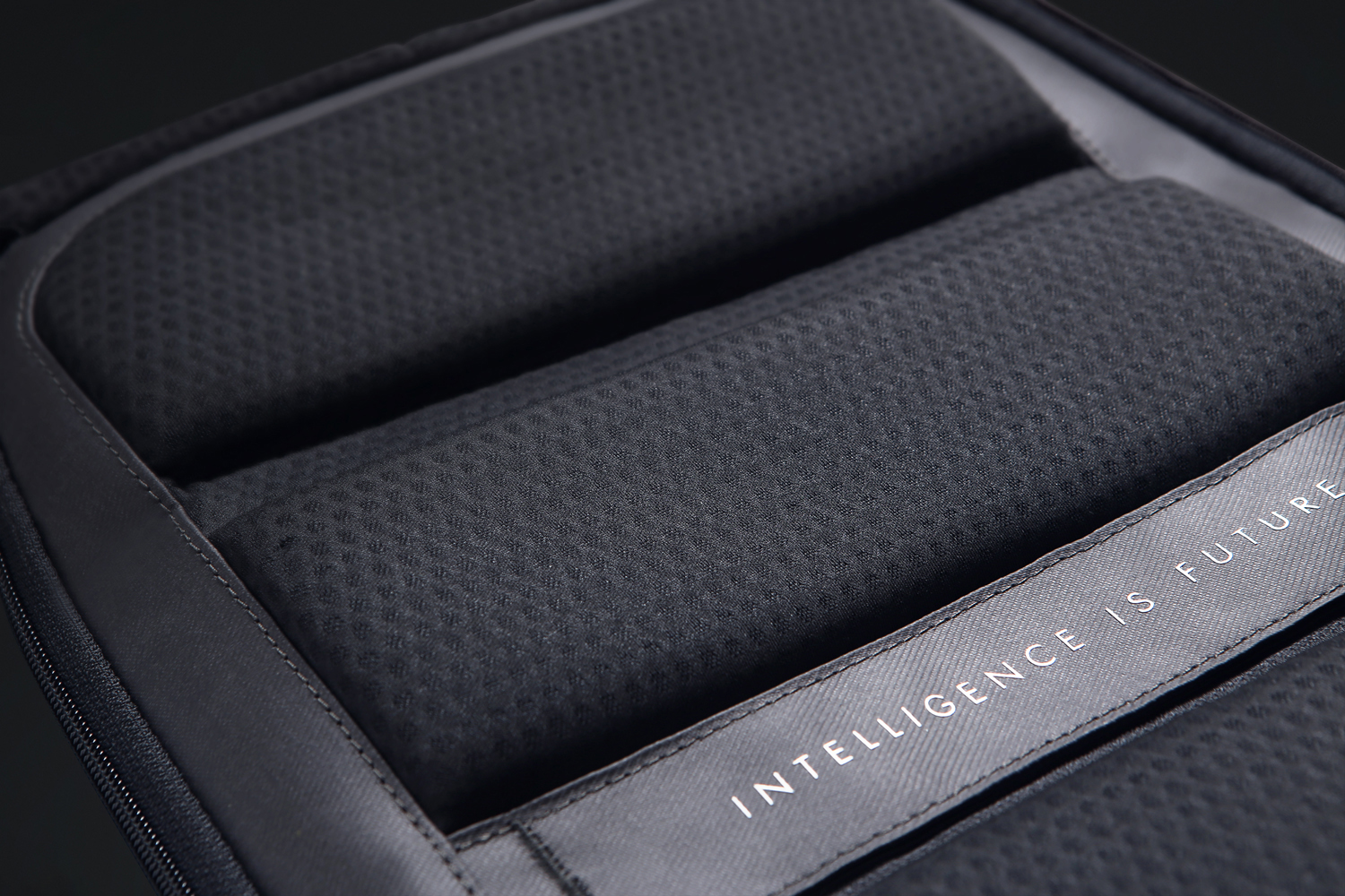 Рюкзак KORIN HiPack 43х33х16 см, черный-17