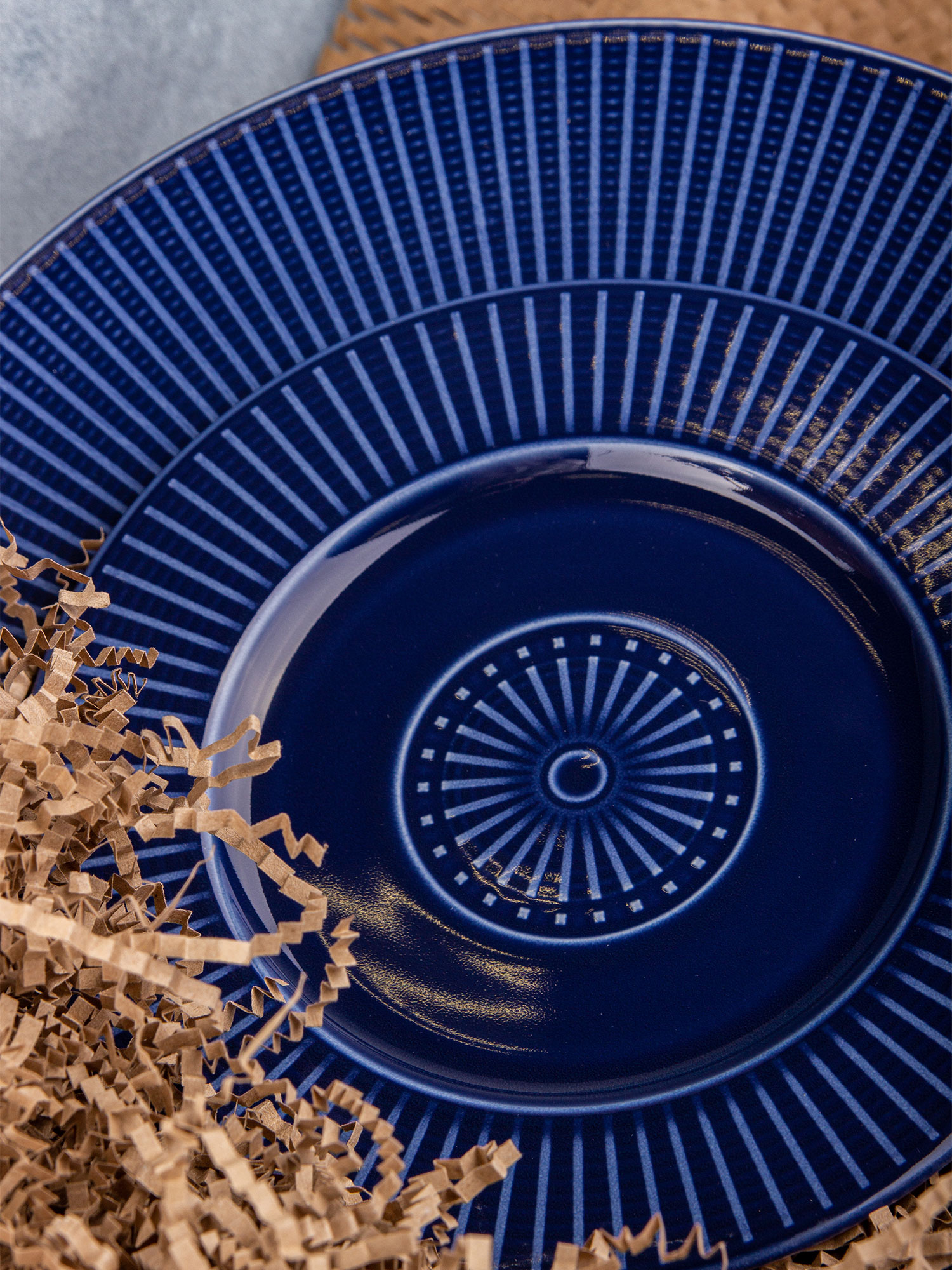 Подарочный набор "Английский люкс" с фарфоровой посудой-2