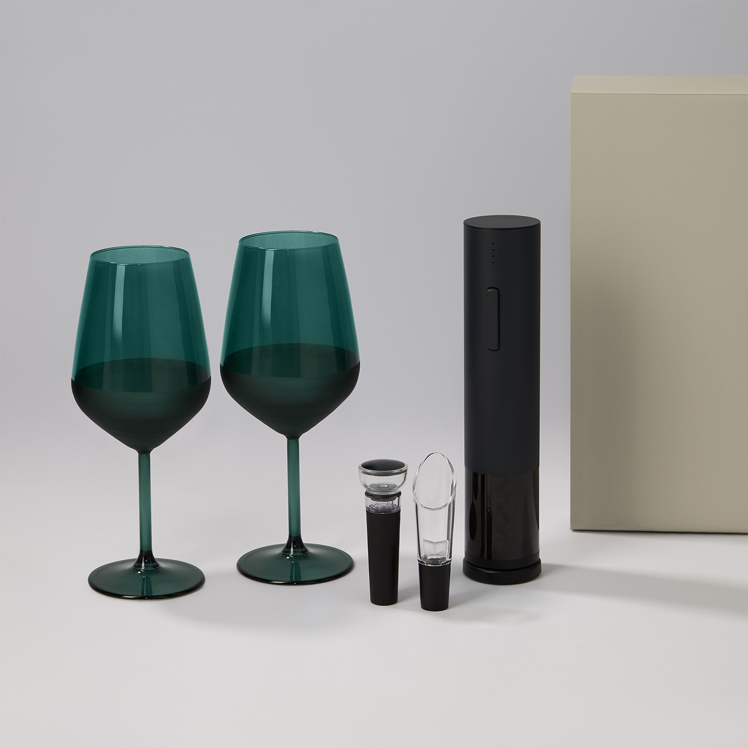 Подарочный набор 2 бокала для вина Emerald + набор для вина Sacramento в серой коробке-0