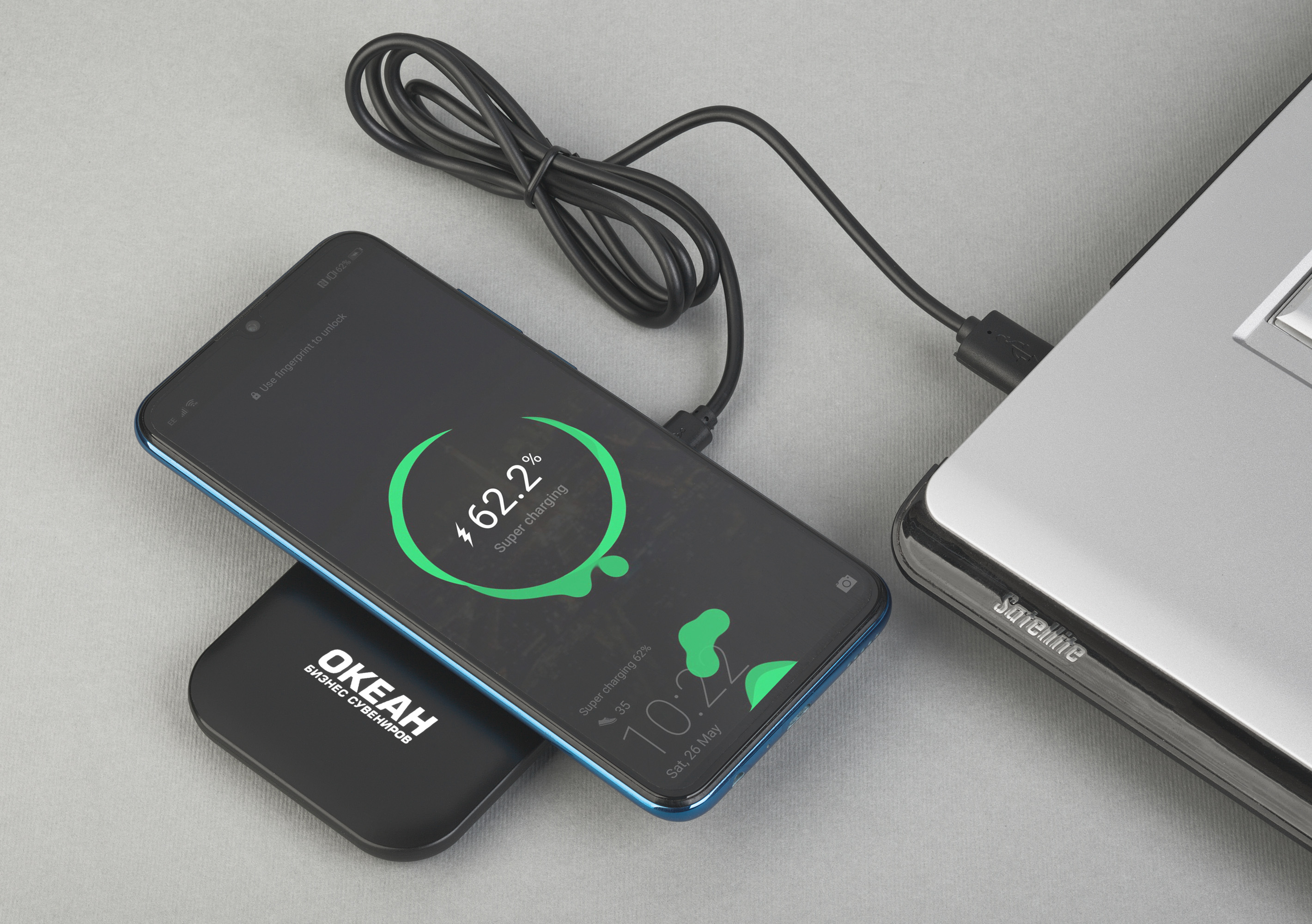 Настольное беспроводное зарядное устройство "Moonlight" c подсветкой логотипа-3