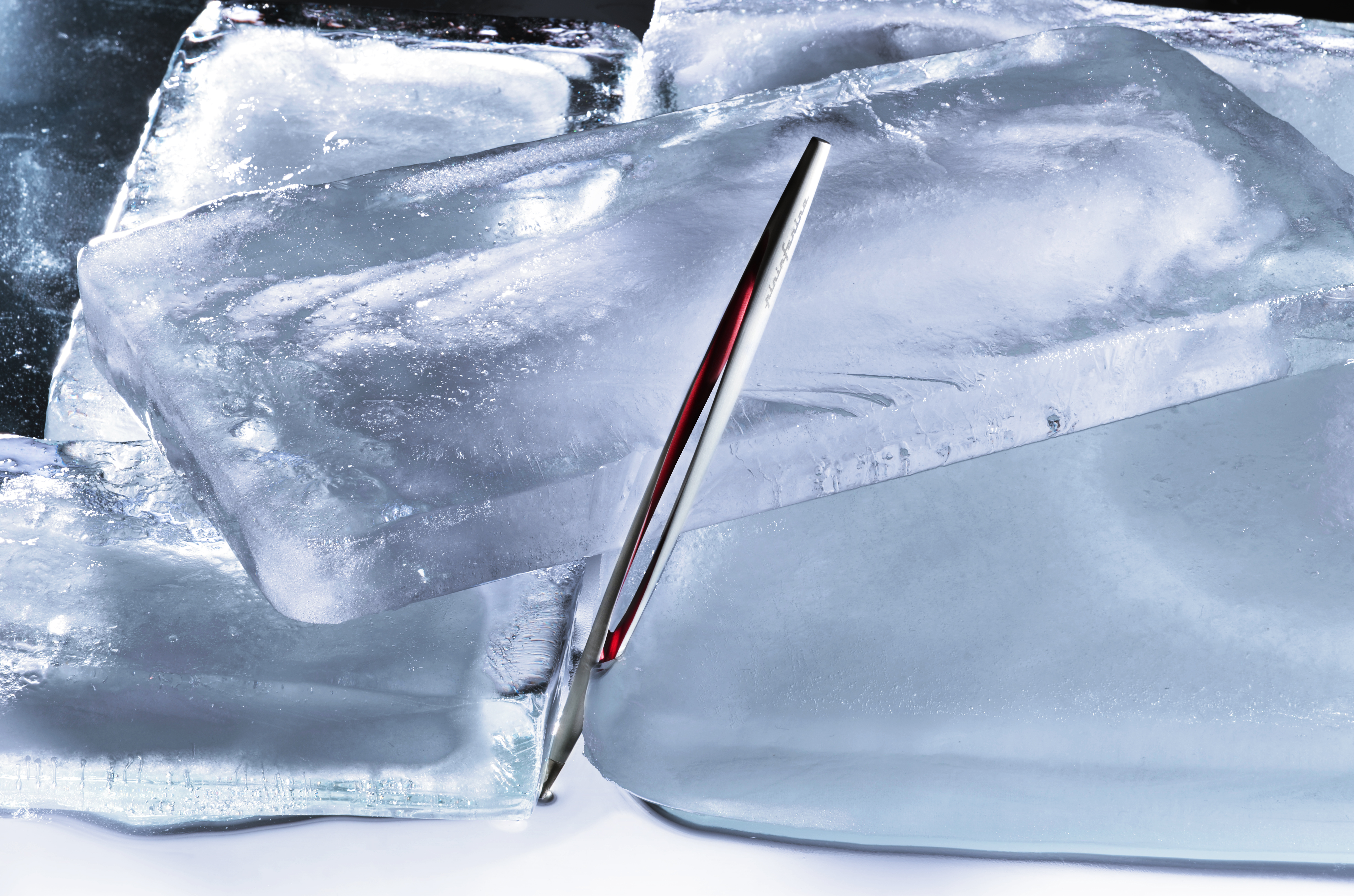 Вечная ручка Pininfarina Aero RED-8