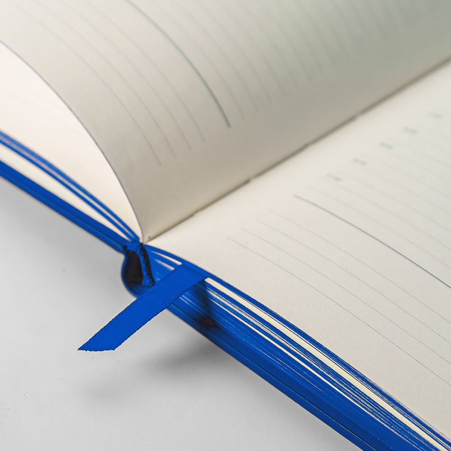 Ежедневник недатированный Solas, формат А5, с магнитом синий ройал, кремовый блок  в линейку, синий ройал-4
