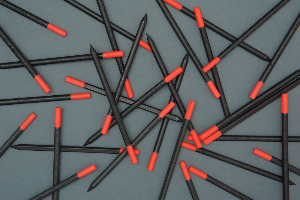 Карандаш графитовый Perpetua с красным ластиком-6