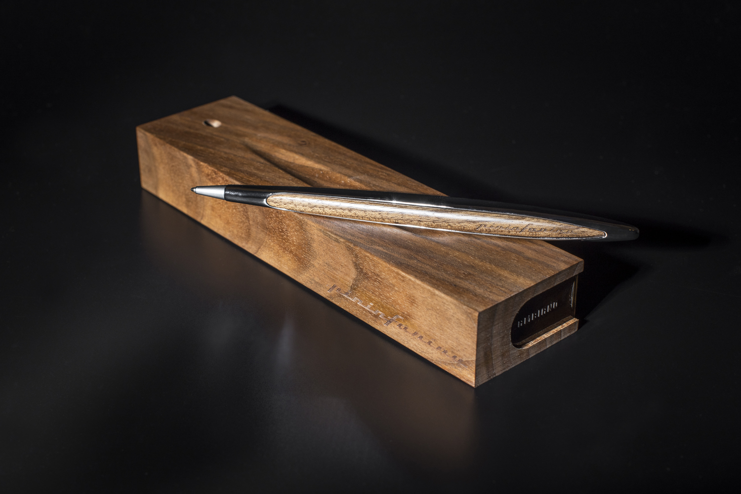 Шариковая ручка Pininfarina Cambiano SHINY CHROME-12