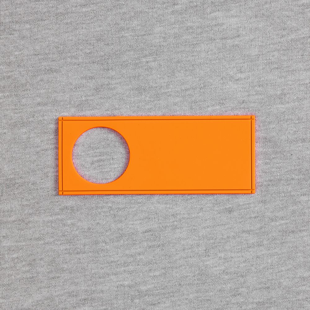 Лейбл из ПВХ с вырубкой «Круг», оранжевый неон-1