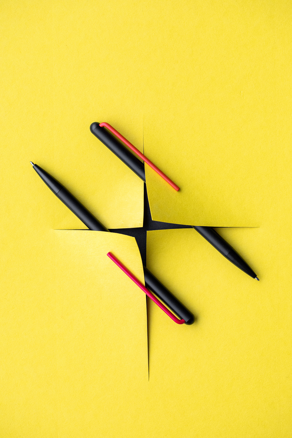 Шариковая ручка GrafeeX с красным клипом-6