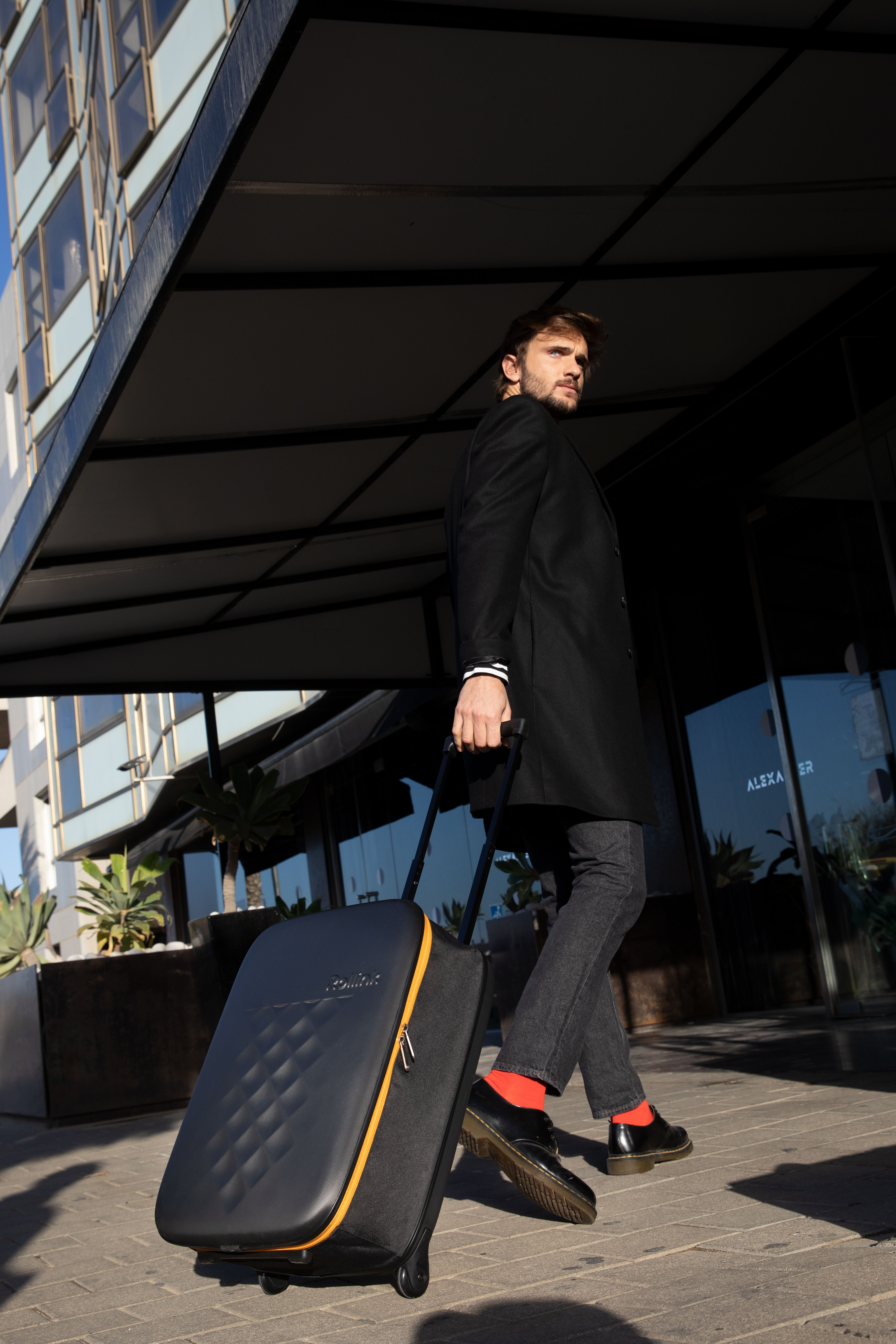 Чемодан складной Rollink Earth 55x40x20 см, 2 колеса, черный/оранжевый-26