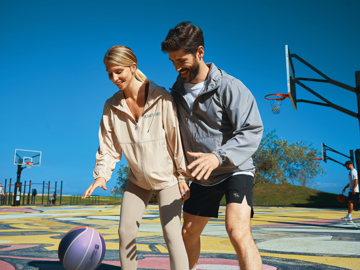 Ветровка Iqoniq Logan из переработанного полиэстера AWARE™, унисекс, 70 г/м²-20