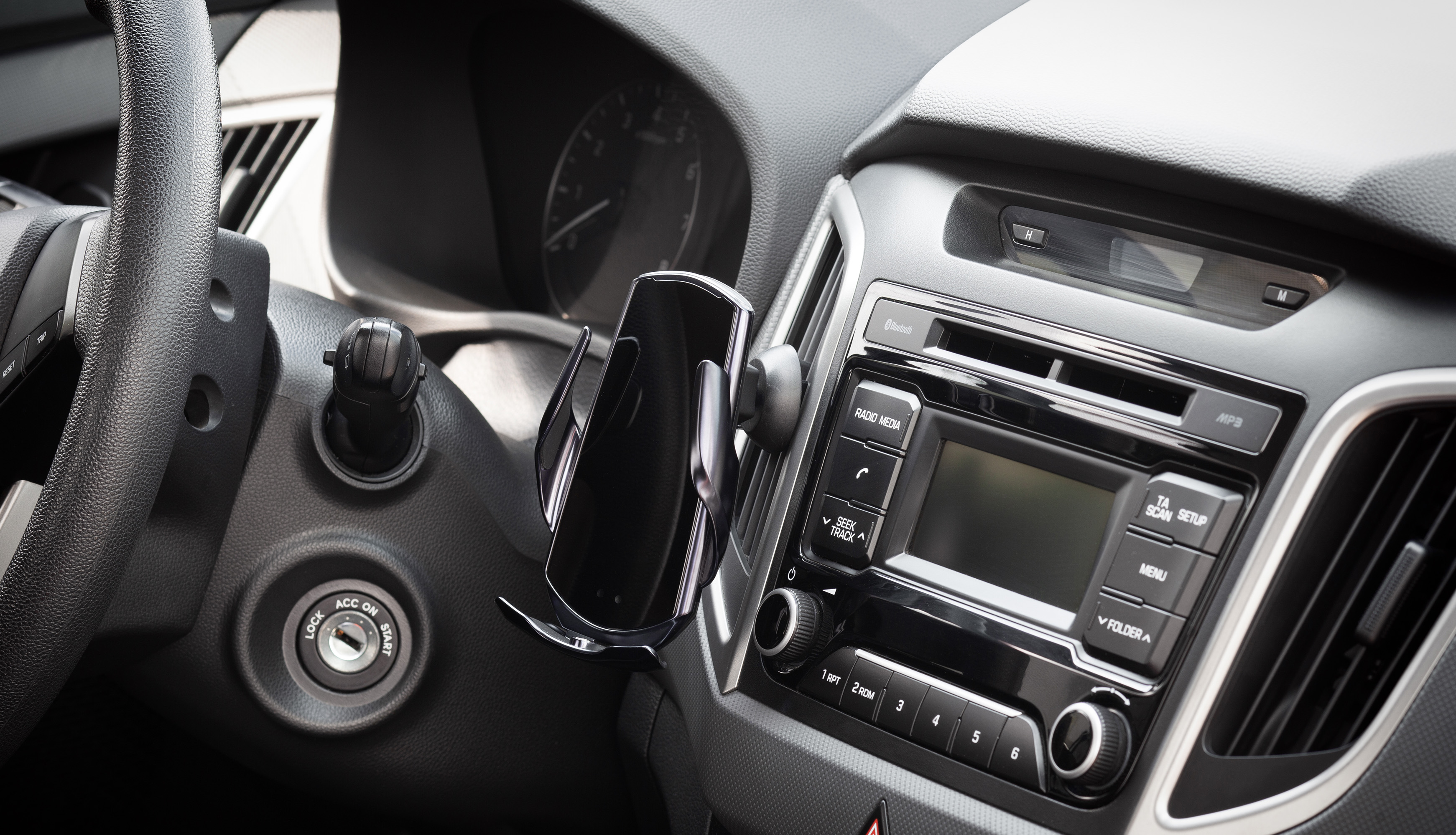 Автомобильное сенсорное беспроводное (15W) зарядное устройство "Titan" с набором переходников для магнитной зарядки, с подсветкой логотипа-1