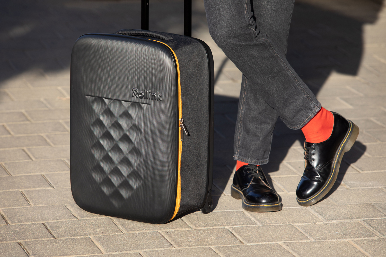 Чемодан складной Rollink Earth 55x40x20 см, 2 колеса, черный/оранжевый-24