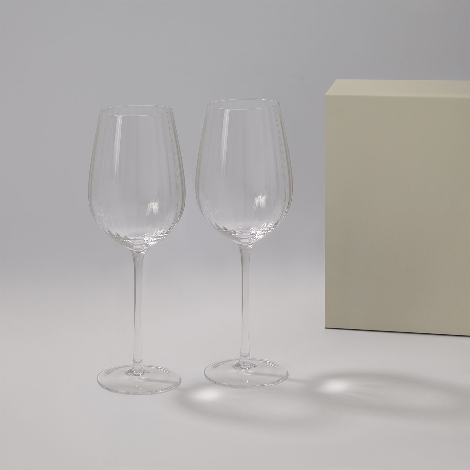 Подарочный набор 2 бокала для вина Blanche в серой коробке-0