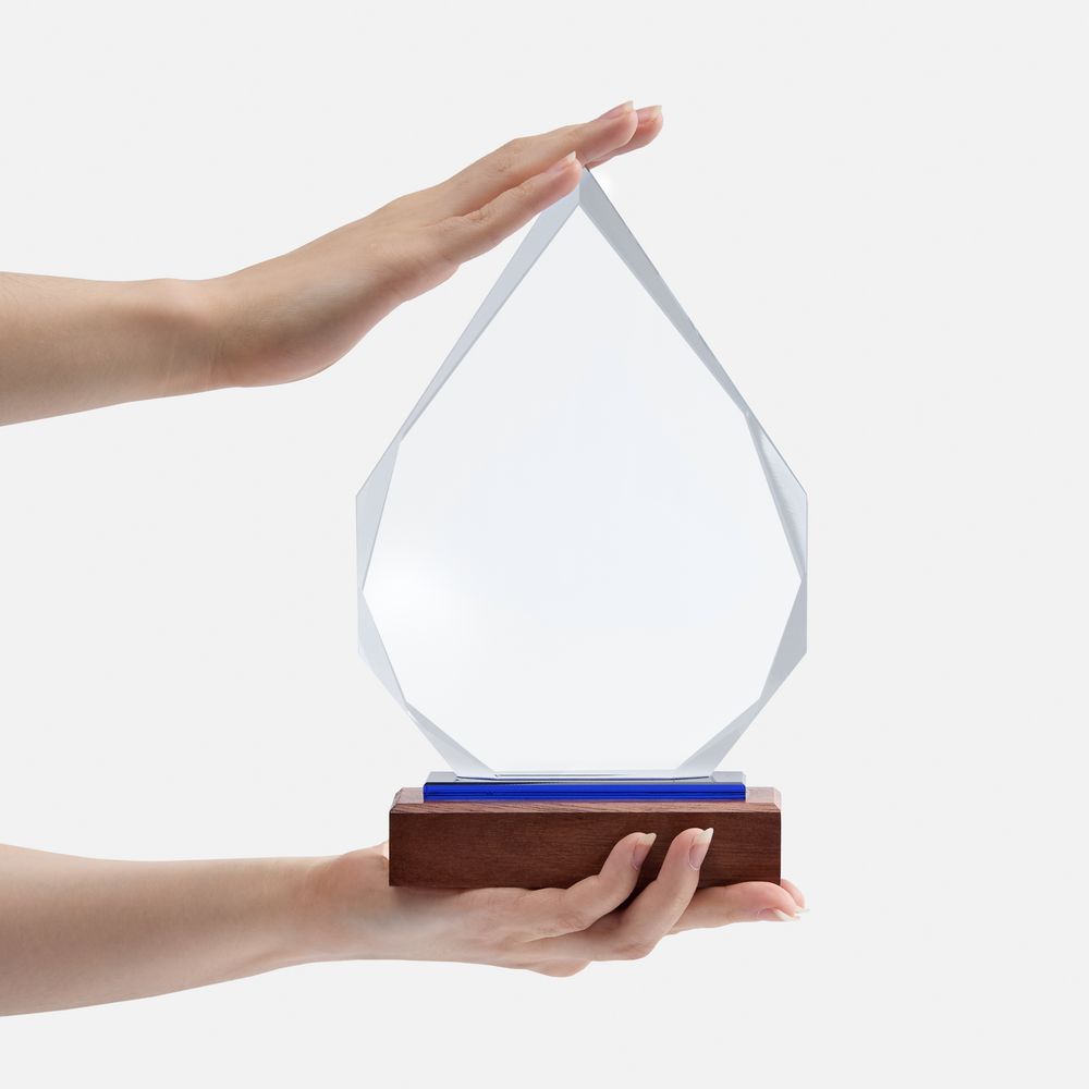 Стела Glory Daze-2