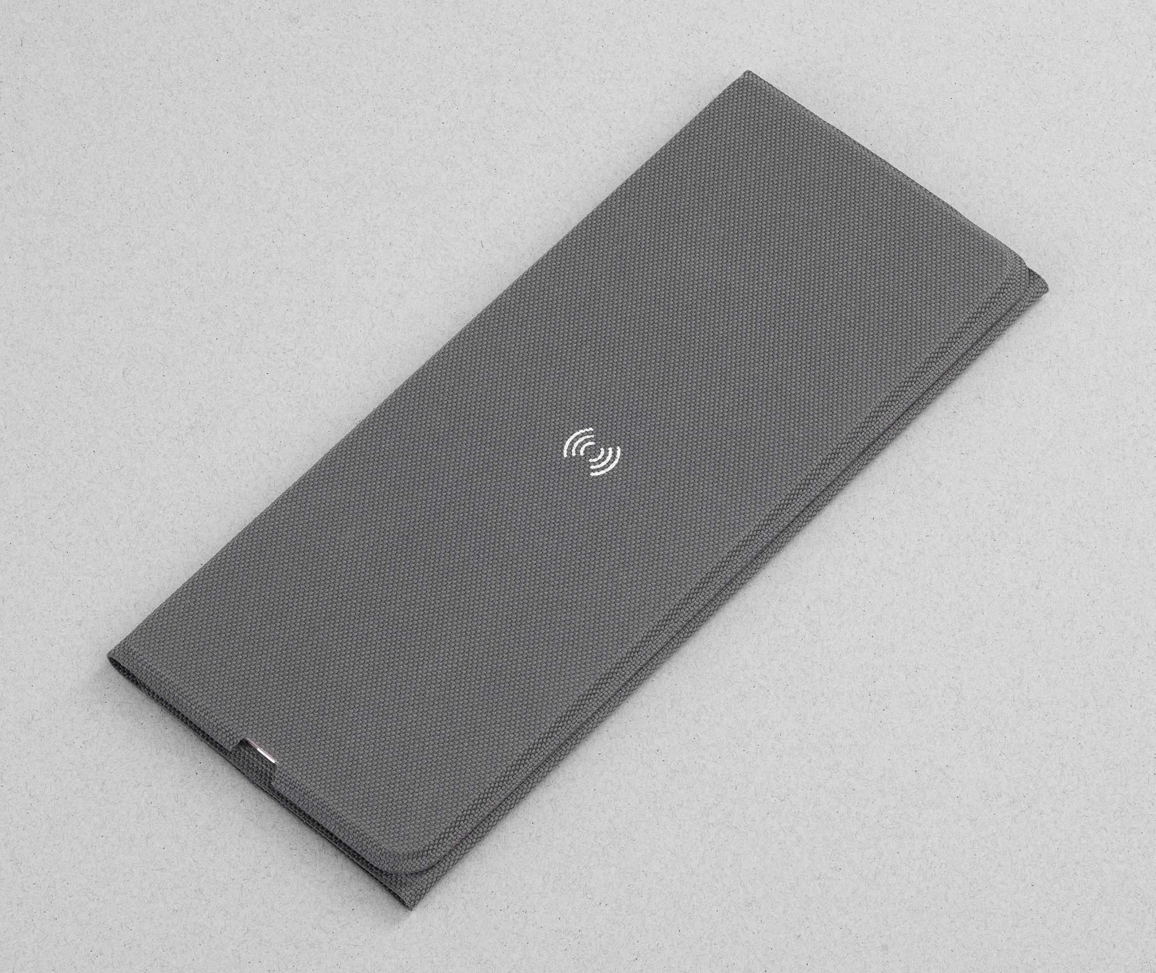Коврик-трансформер "Cool Gray" с беспроводным зарядным устройством, переработанный пластик (RPET)-2