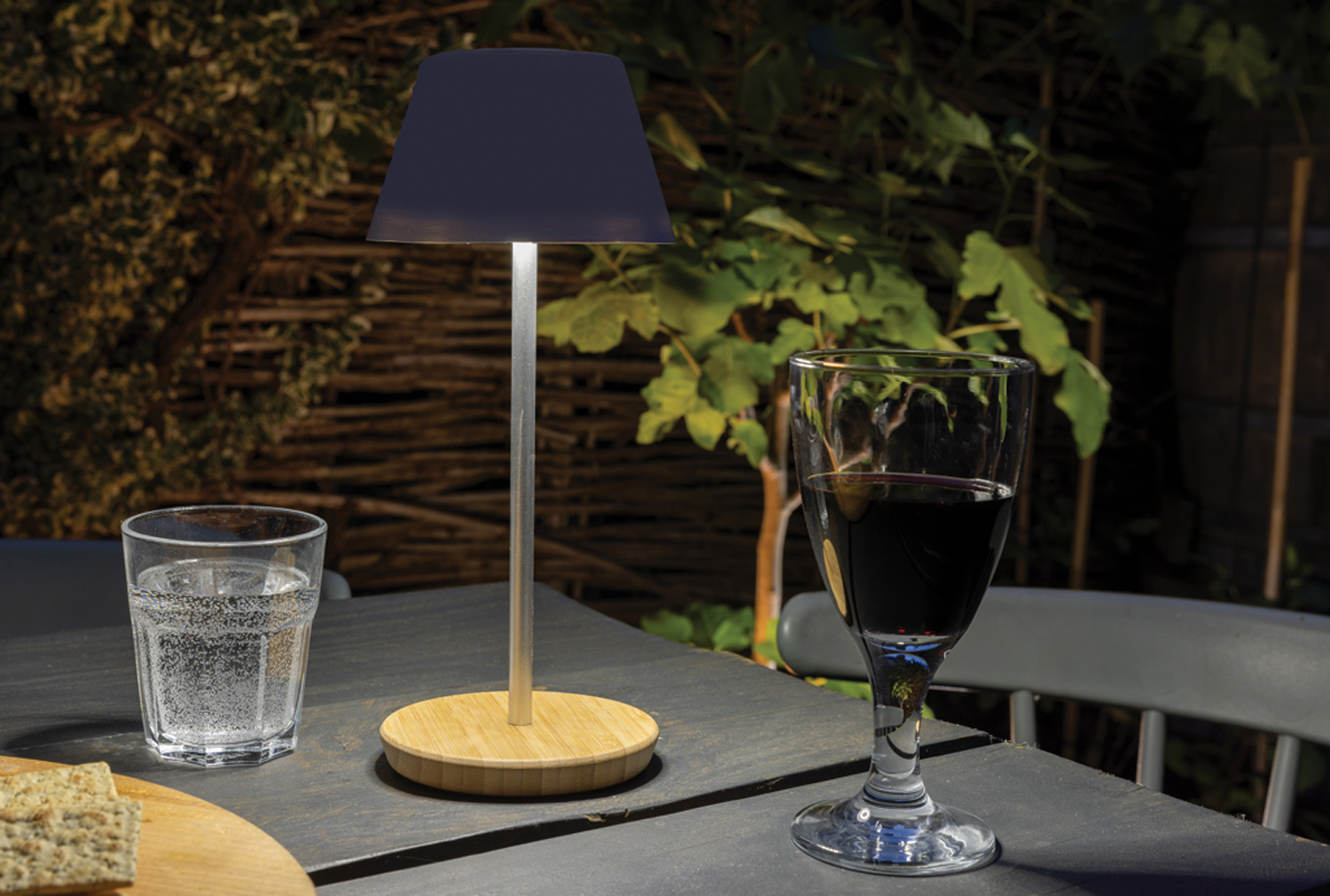 Беспроводная настольная лампа Pure Glow из переработанного пластика RCS-4