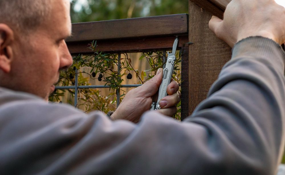 Мультитул Free P4-3