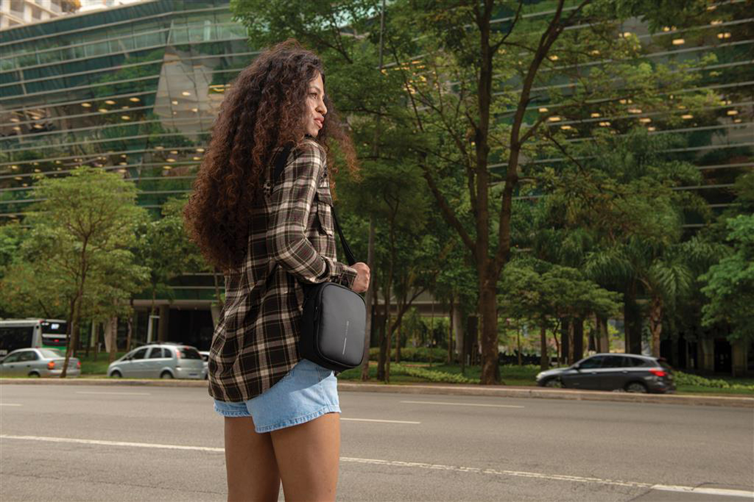 Сумка XD Design Boxy Sling-24