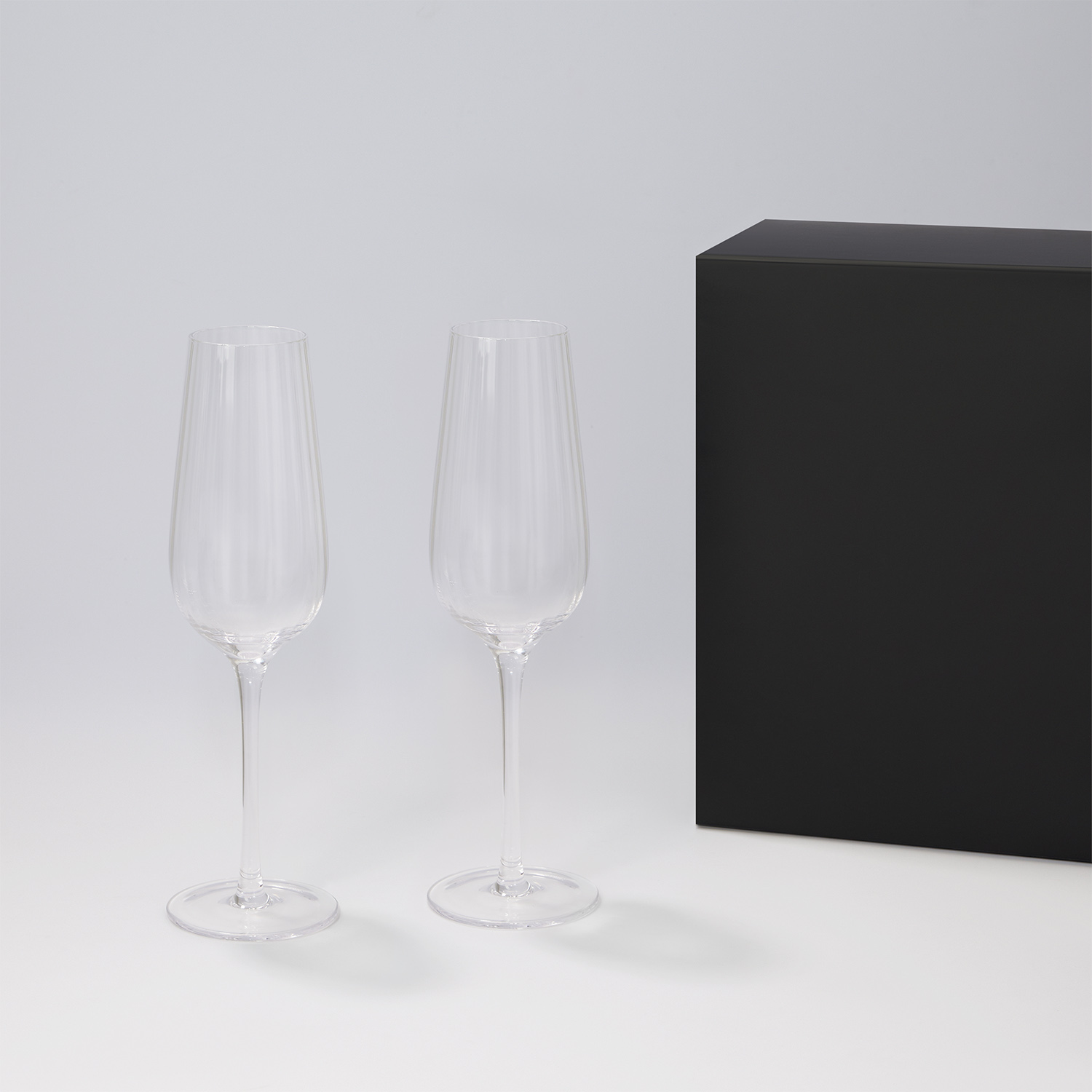 Подарочный набор 2 бокала для шампанского Бланш (Blanche) в черной коробке-0