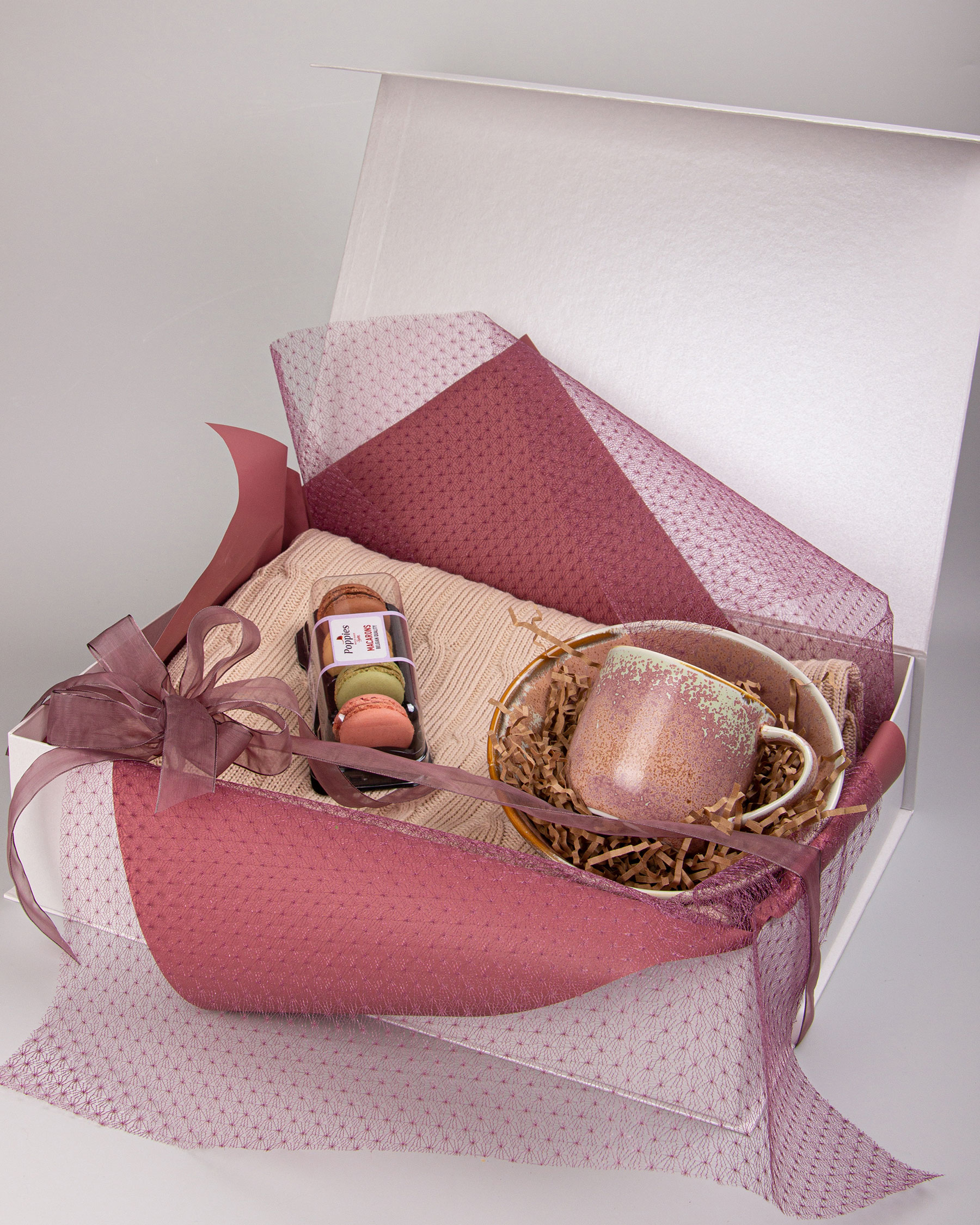 Подарочный набор "Цвет пиона" с керамикой и пледом-0