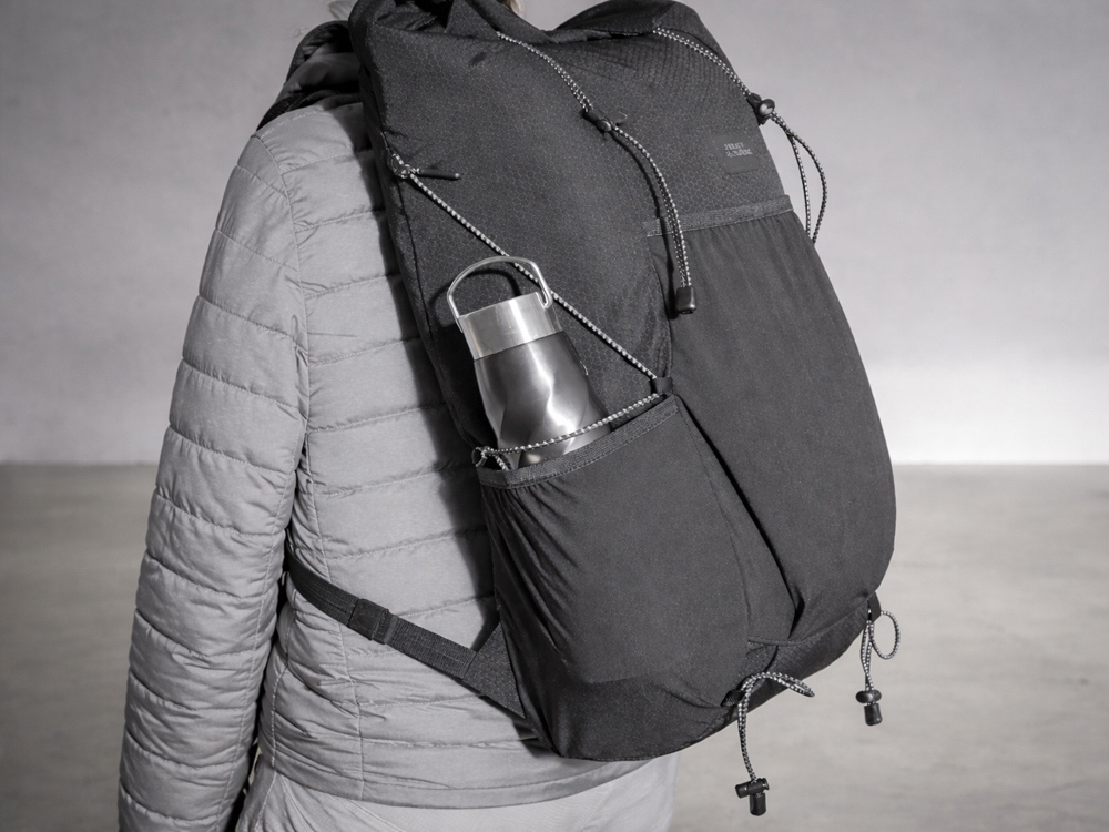 Легкий складывающийся рюкзак-мессенджер Venturer Eco, черный-6