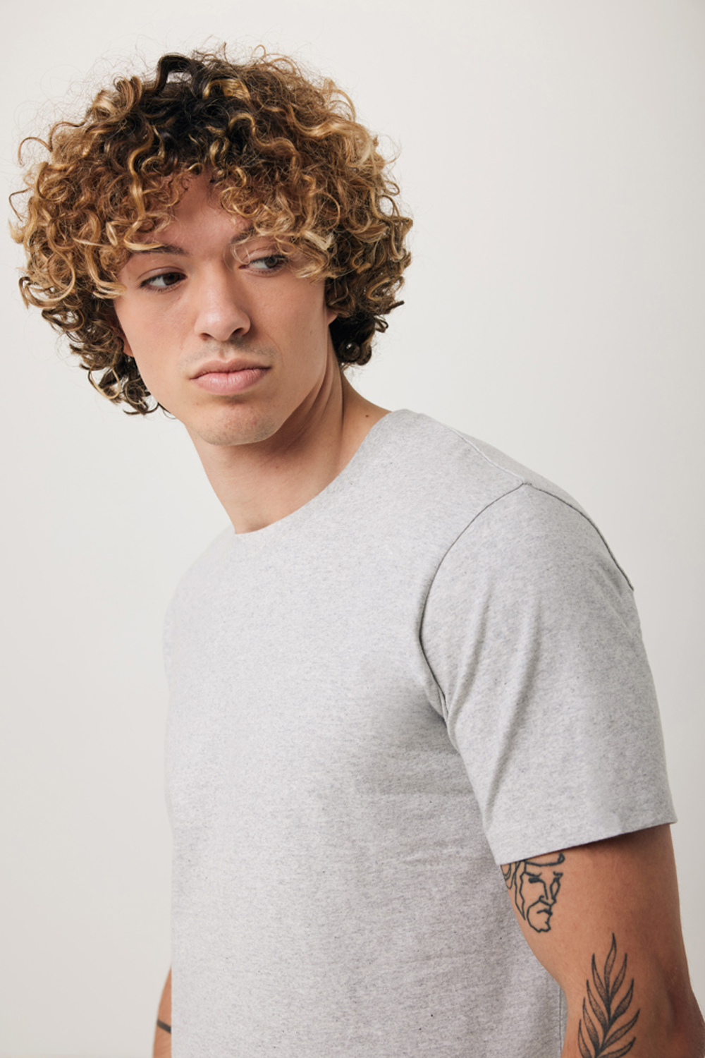 Футболка Iqoniq Brett из переработанного хлопка AWARE™, унисекс, 180 г/м²-7