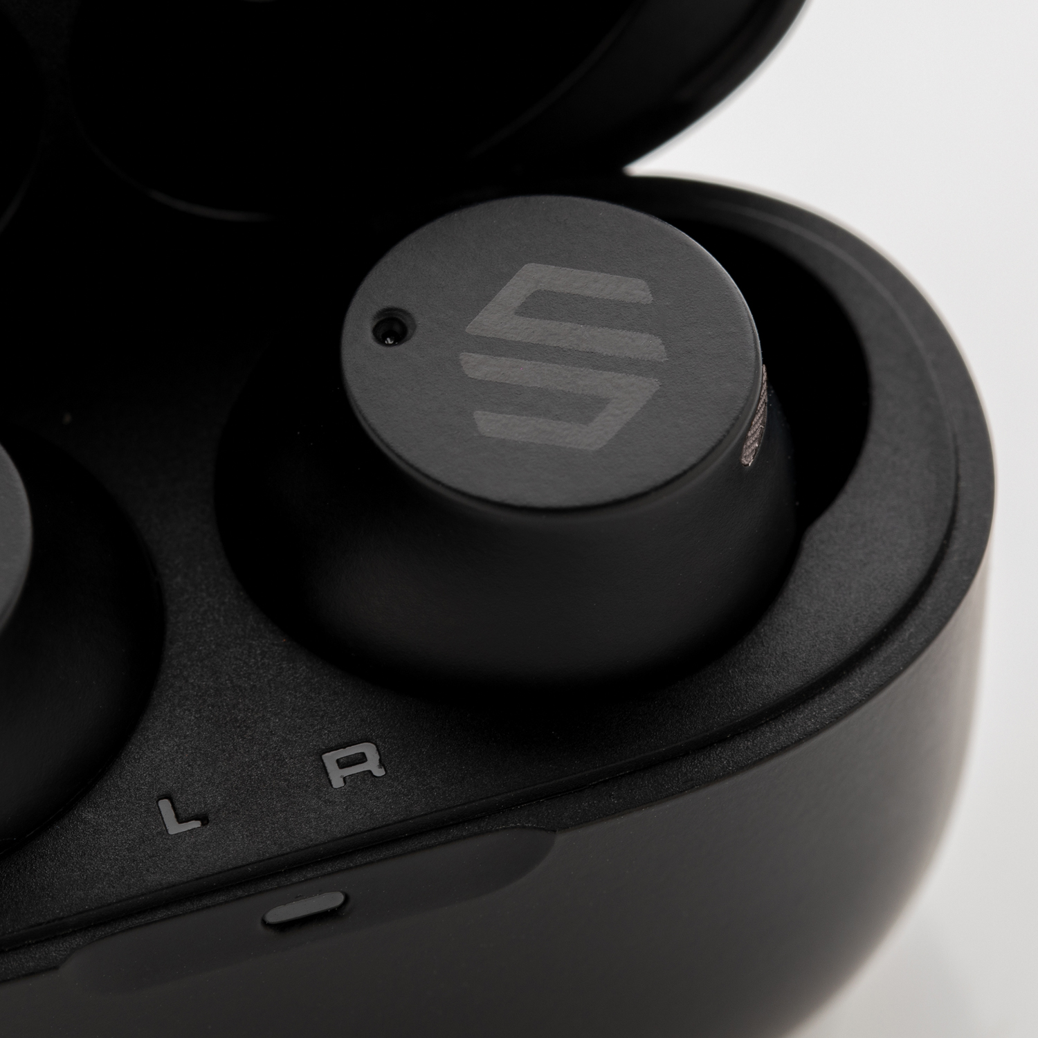 Беспроводные наушники Urban Vitamin Napa-12