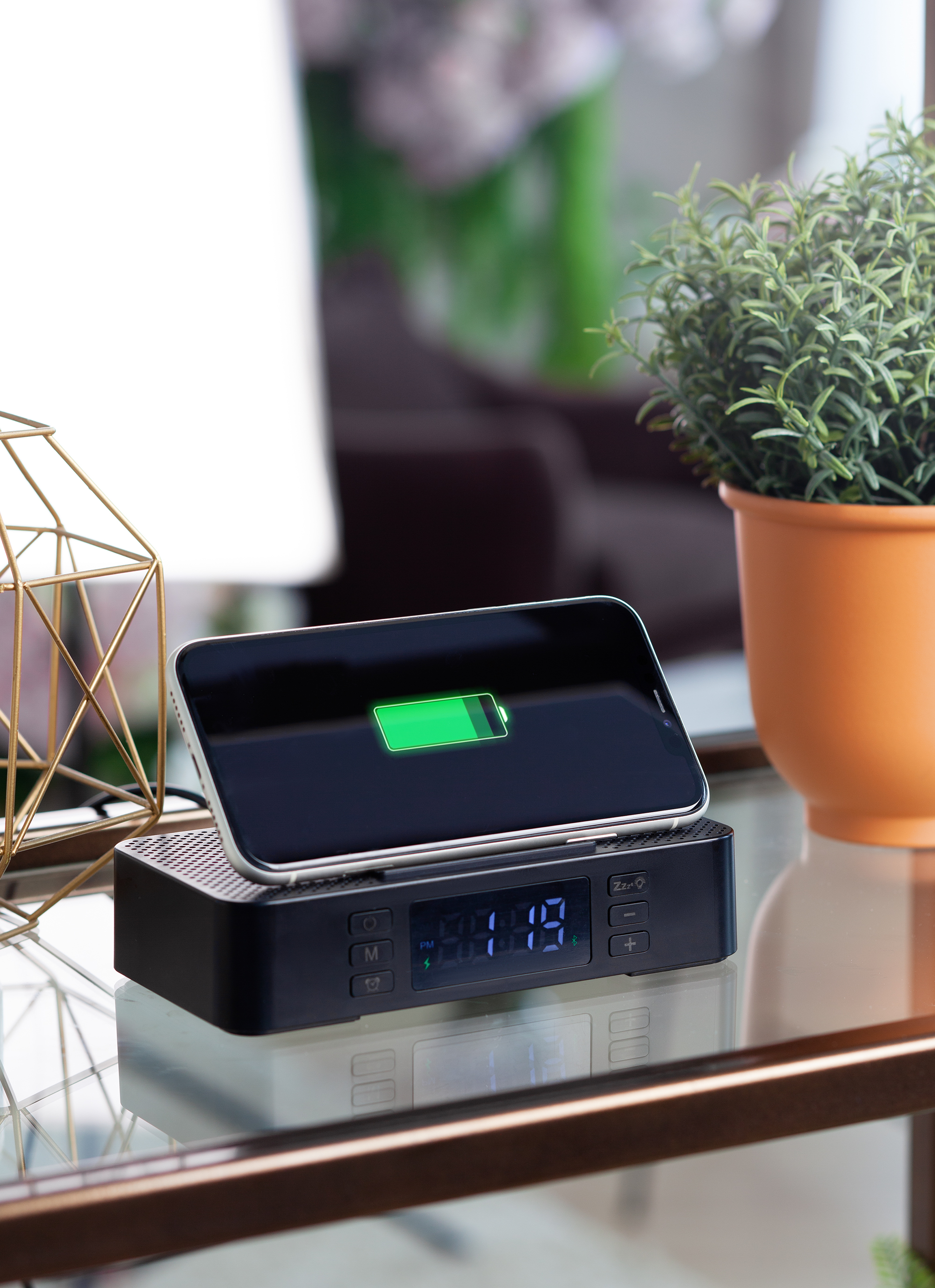 Настольные часы "Smart Box" с bluetooth колонкой (2х3Вт), беспроводным (15W) зарядным устройством и складной подставкой под смартфон-1