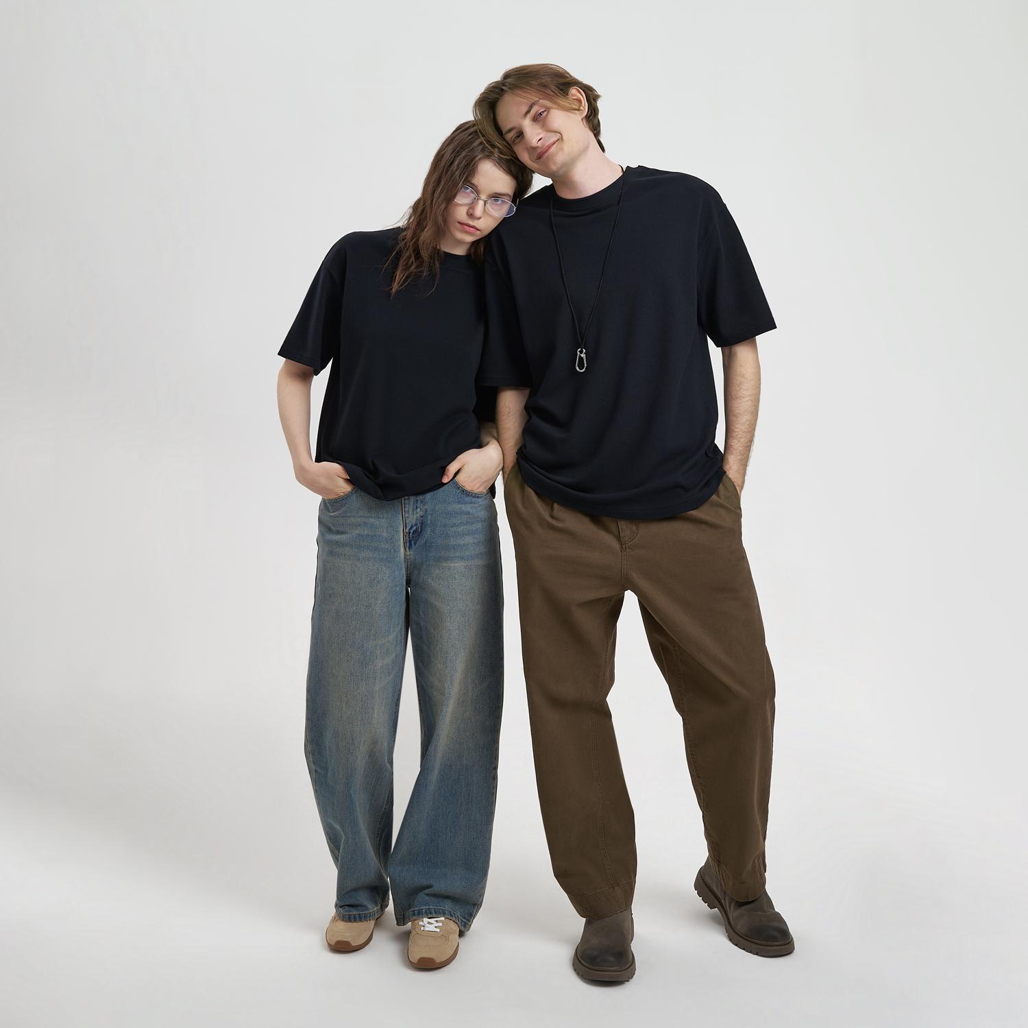 Футболка унисекс премиум AURA, черный-0