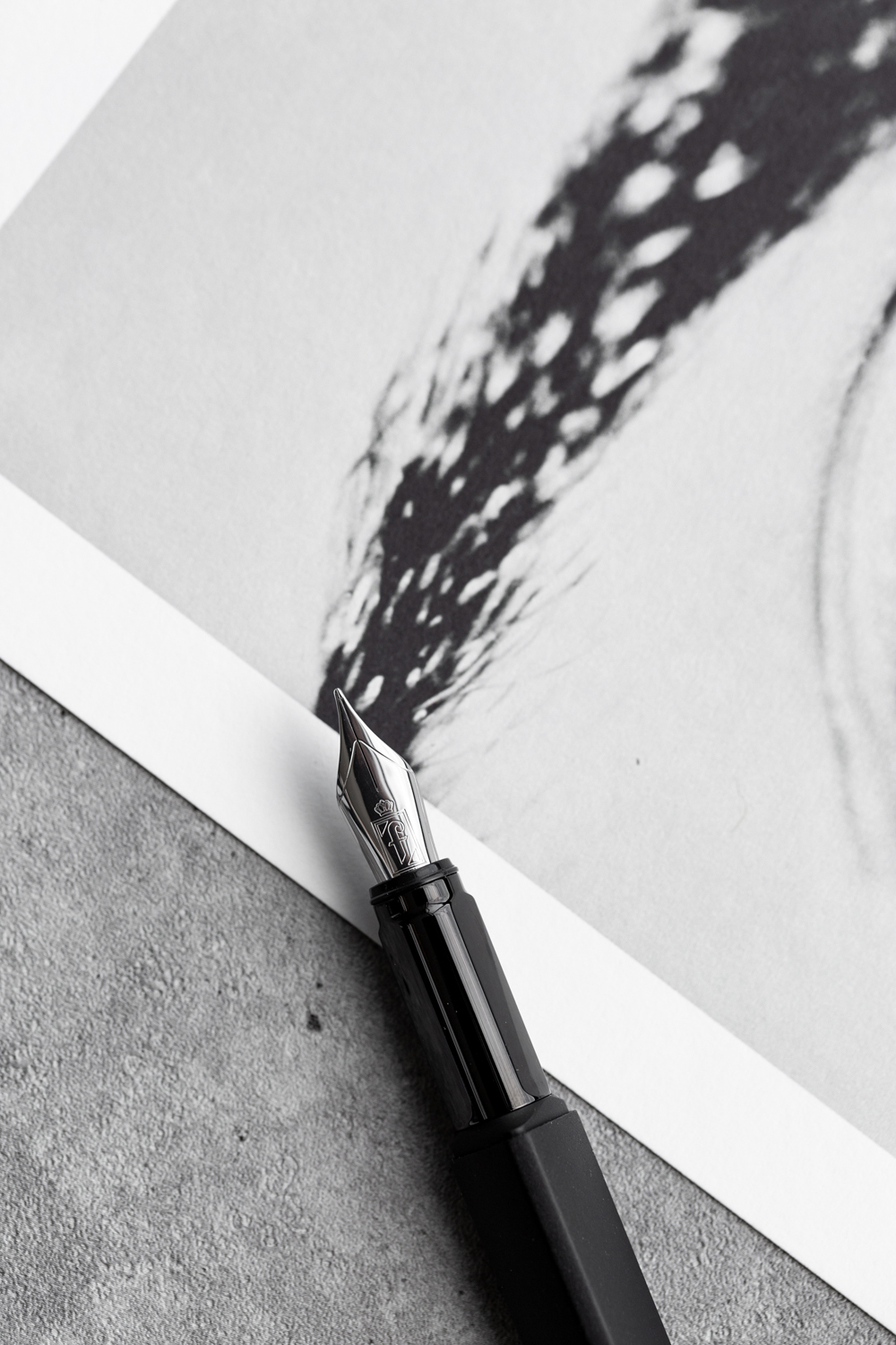 Перьевая ручка PININFARINA PF One BLACK-12