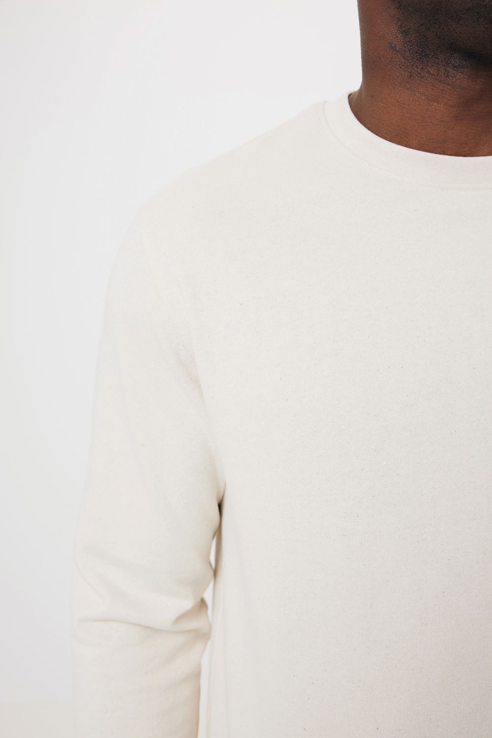 Свитшот Iqoniq Denali из переработанного неокрашенного хлопка, унисекс, 340 г/м²-24