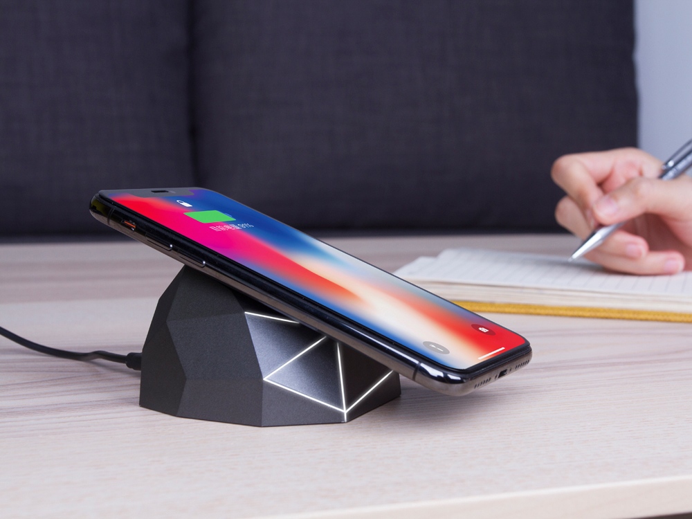 Док-станция Geo Dock с быстрой беспроводной зарядкой, черный с белой подсветкой. XOOPAR-13