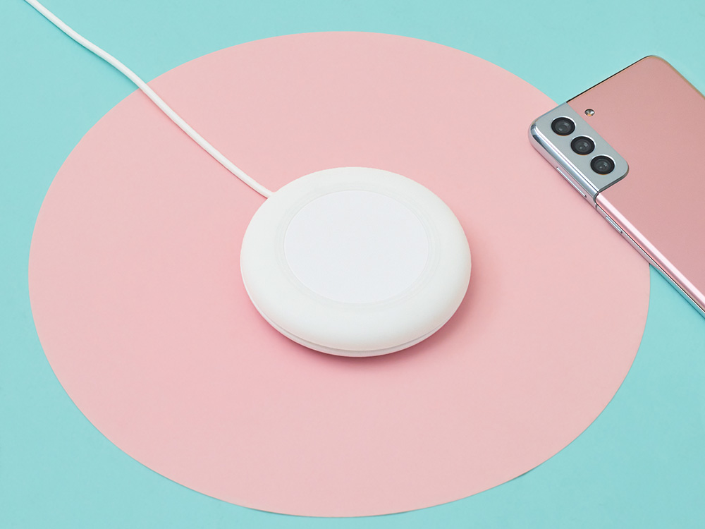 Беспроводное зарядное устройство со встроенным кабелем 2-в-1 Disc, белый-0