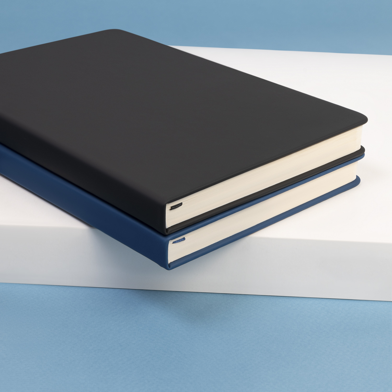 Ежедневник Alpha BtoBook недатированный, синий (без резинки, без упаковки, без стикера)-8